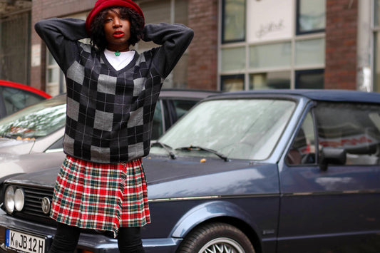 90s Checkered Print Sweater| Vintage Wool Blend Madison Knit| Preppy Chic Black Jumper