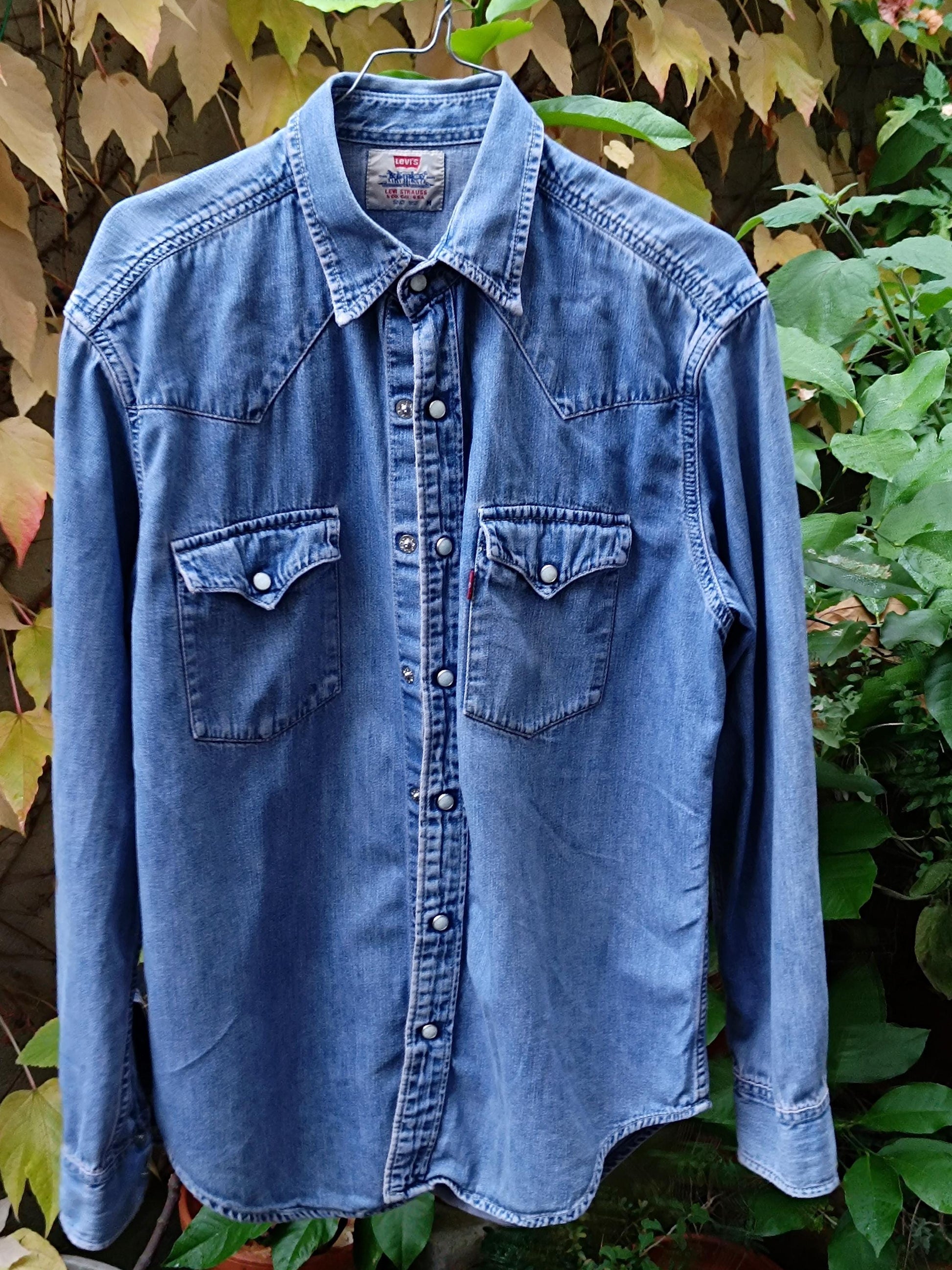 Vintage Levis Shirt| Unisex Blue Levis Buttoned Down