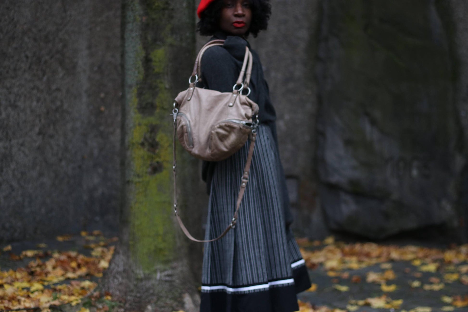 FredsBruder Sand Coloured Leather Hobo Bag| Vintage Genuine Leather Shoulder bag | Women's Minimalist Crossbody