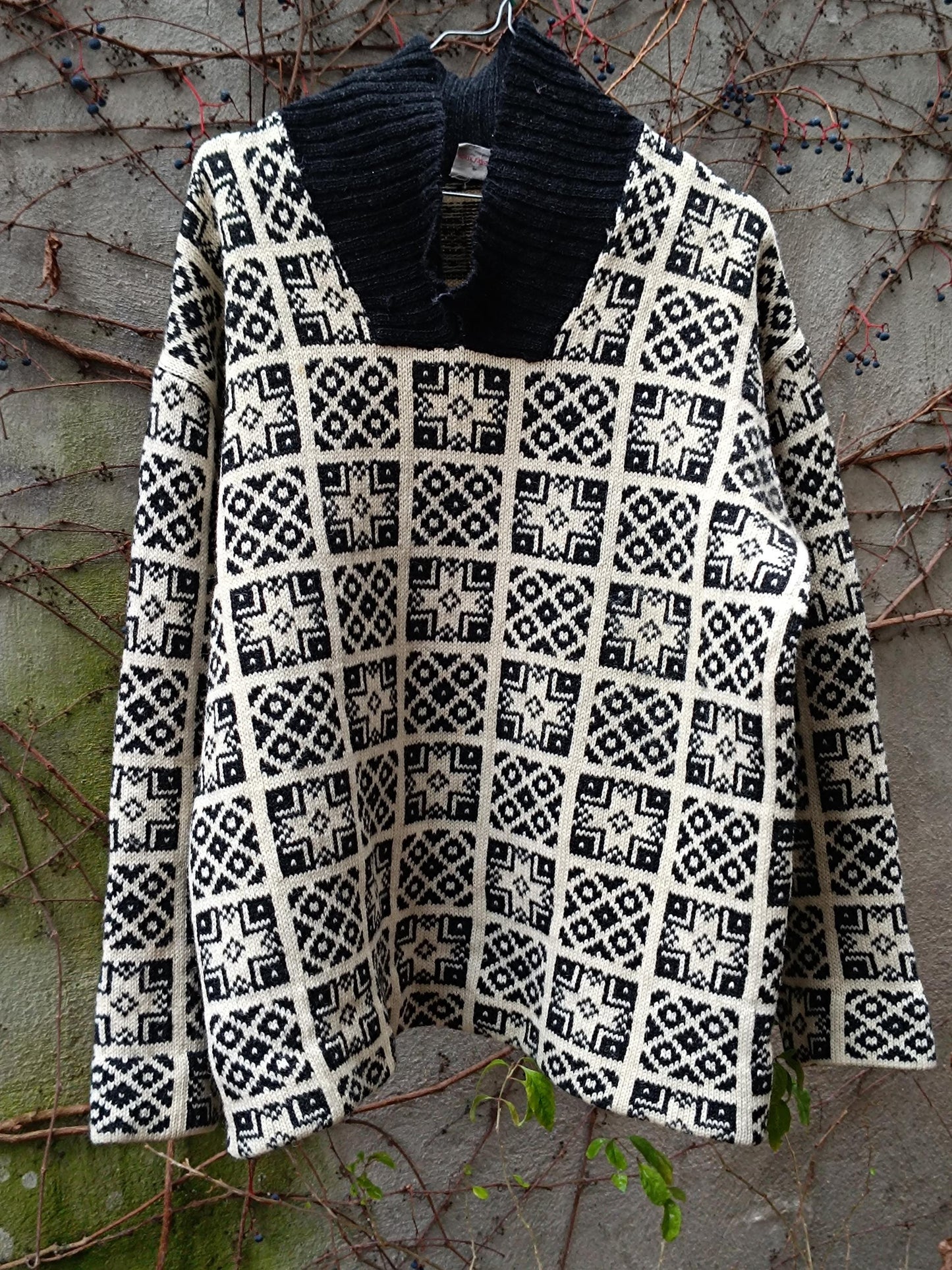 Vintage Janus of Norway Wool Sweater: Black and White Norwegian Pullover