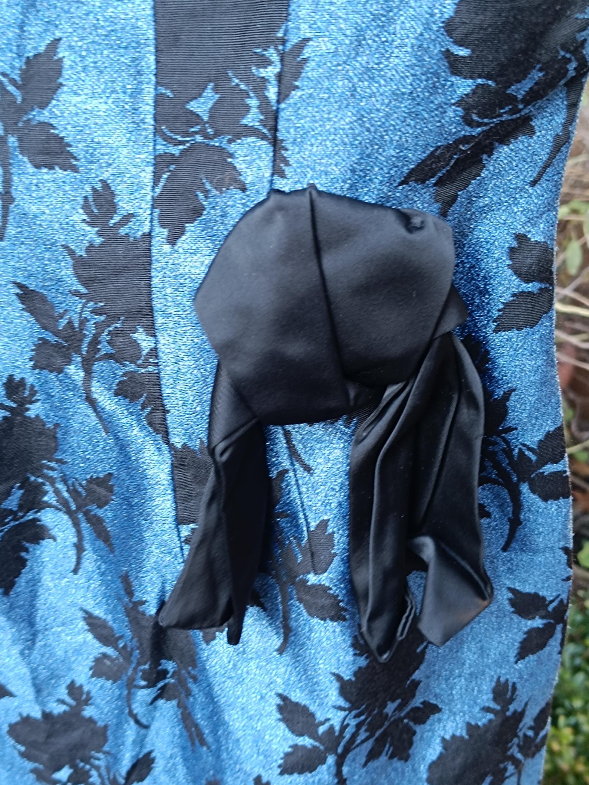 1950s Blue Floral Brocade Cocktail Dress Mid Century Wiggle Dress Metallic Party M