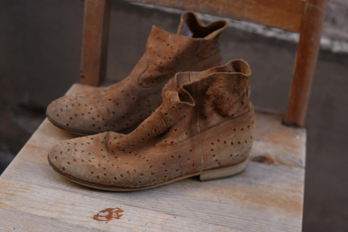 Vintage Tommy Hilfiger Denim Suede Ankle Boots| 90s Brown Leather Boots| Minimalist brown boots with perforated design EU40