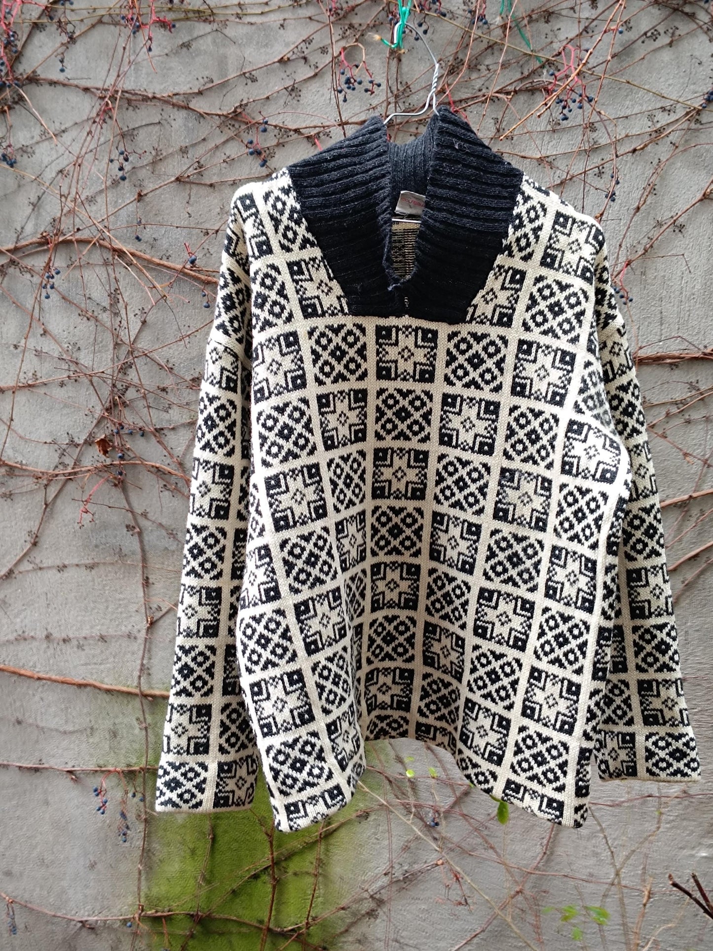 Vintage Janus of Norway Wool Sweater: Black and White Norwegian Pullover