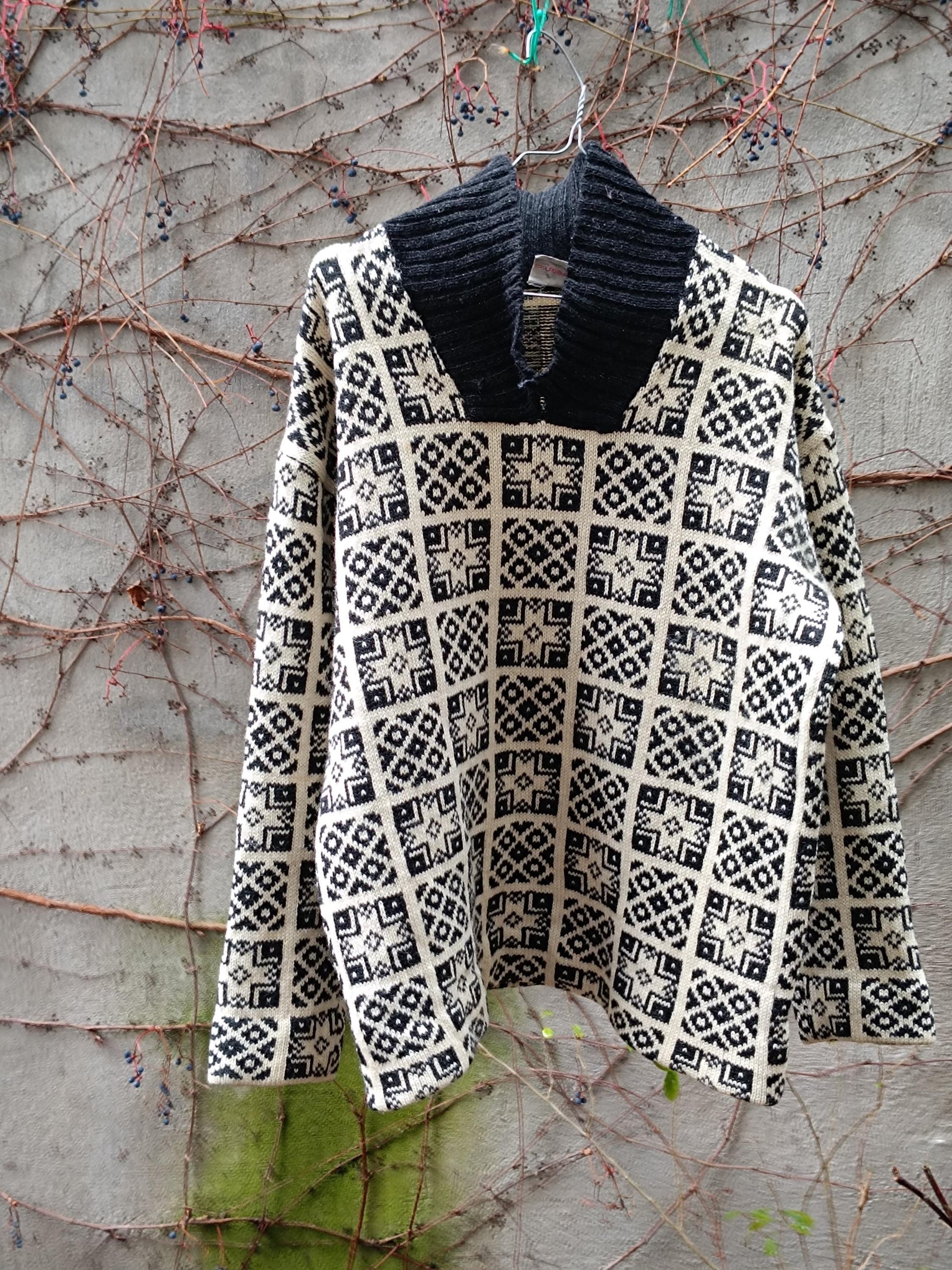 Vintage Janus of Norway Wool Sweater: Black and White Norwegian Pullover
