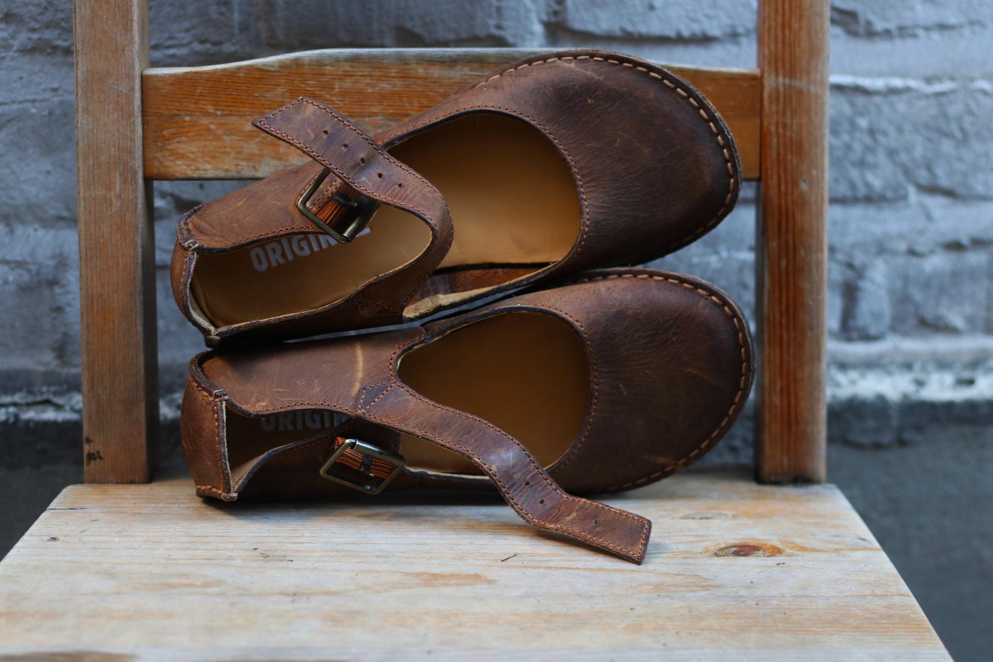 Vintage Clarks Originals Leather Shoes | 90s Women's Minimalist Brown Preppy Every day Shoes| Ugly Shoe Trend