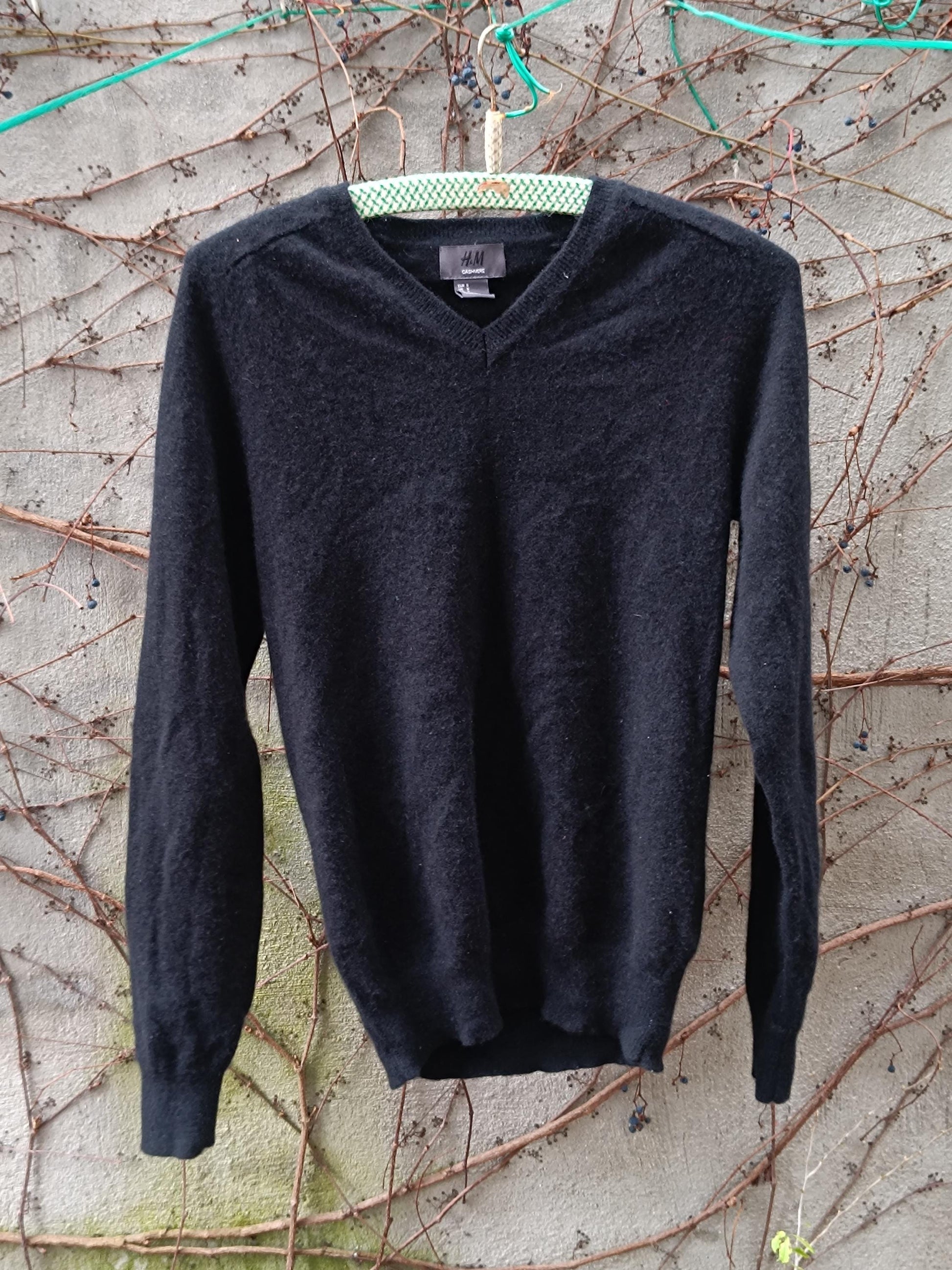Vintage H&M Black Cashmere Sweater | Timeless Y2K V-Neck |Women's Soft Luxurious, Preloved Knit | Long-Sleeved Minimalist Wardrobe Staple