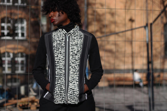 Y2K Black & White Zip-Up Jacket: Retro Streetwear Top