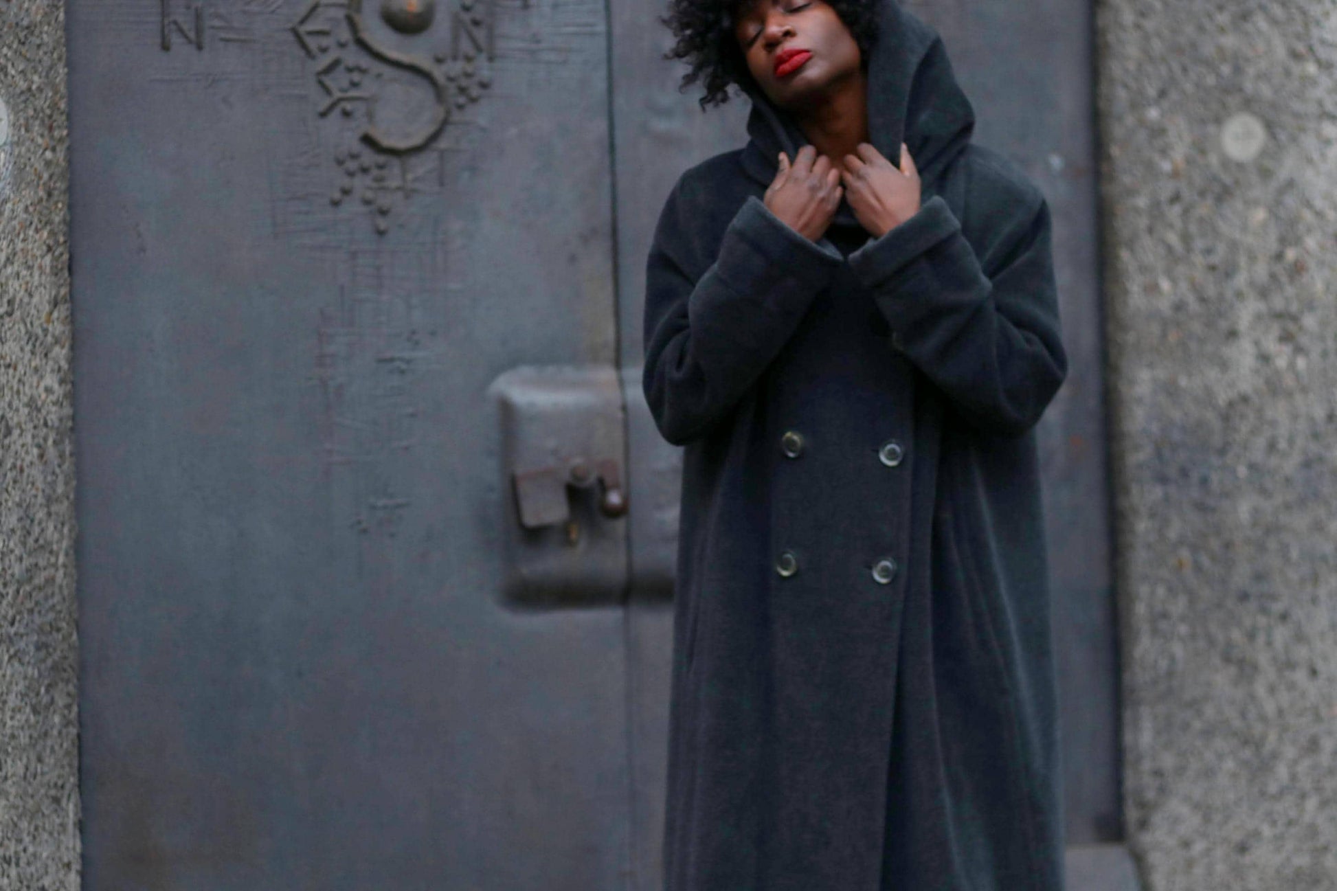 Vintage Cashmere Blend Coat| 80s Angora and Wool Double-Breasted Hooded Winter Outerwear| Women's Long Charcoal Grey Dark Academia Design