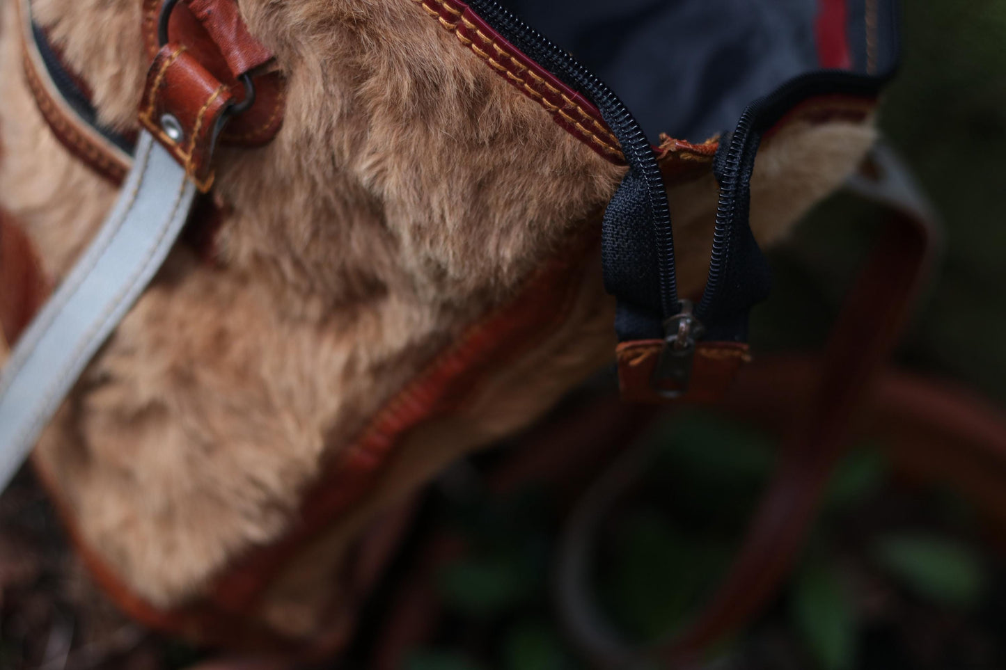 80s Leather Bag with Elephant Print| Vintage Statement Fuzzy Shoulderbag in brown
