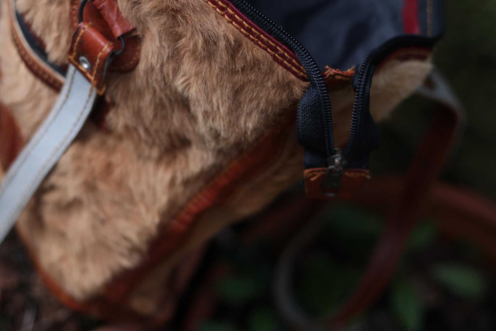 80s Leather Bag with Elephant Print| Vintage Statement Fuzzy Shoulderbag in brown