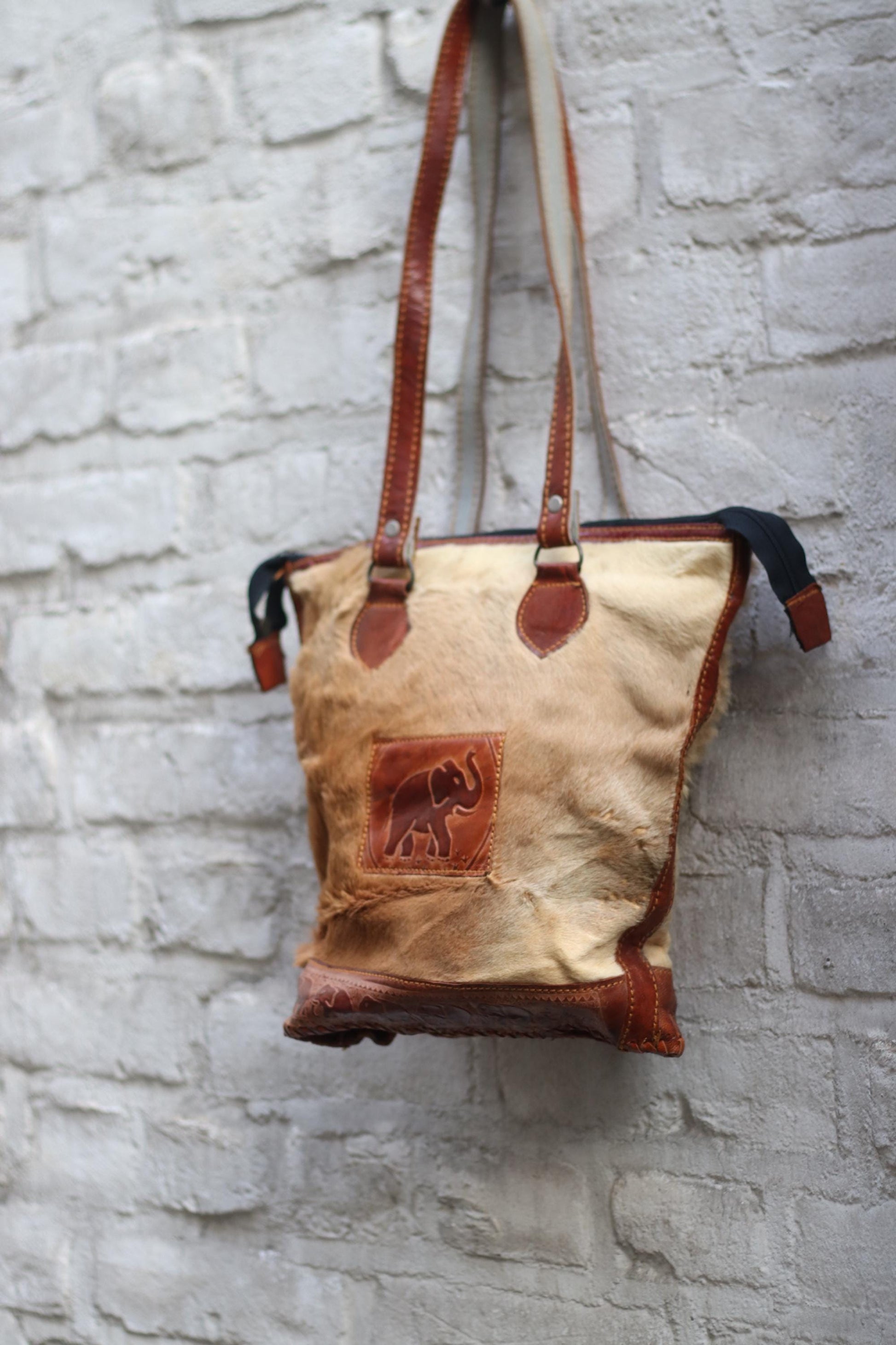80s Leather Bag with Elephant Print| Vintage Statement Fuzzy Shoulderbag in brown