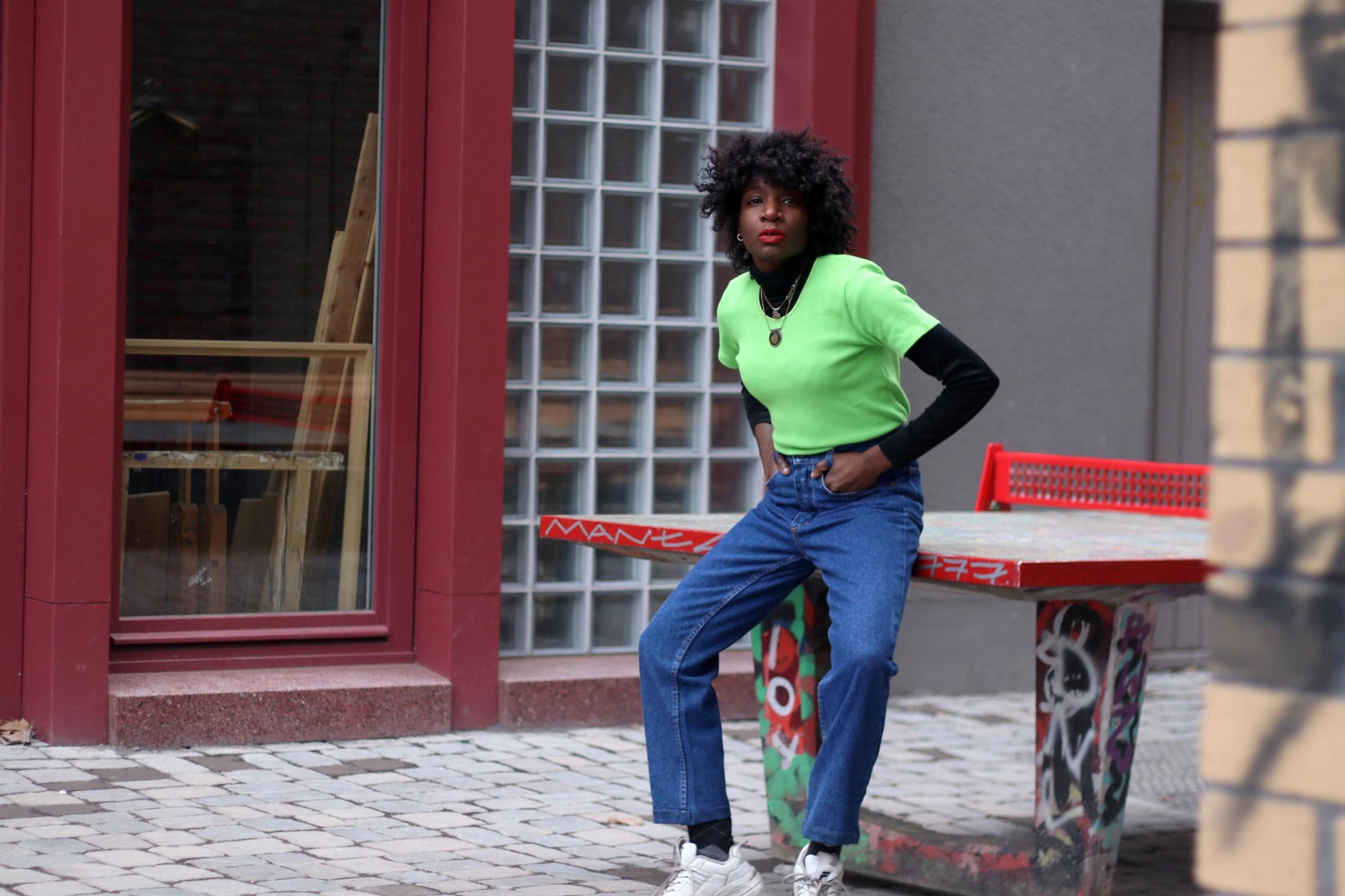 90s Vintage Tanner Jeans: High-Waisted Blue Denim