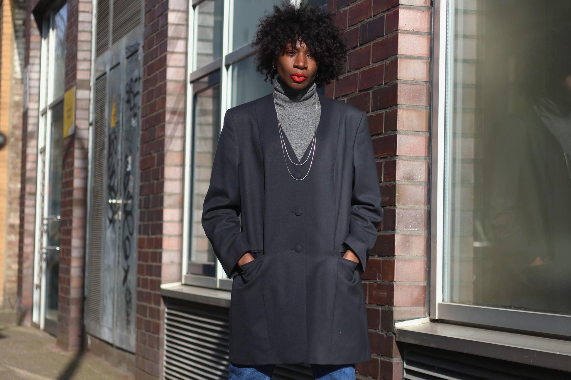 Vintage Oversized Blazer| 90s Black Boxy Fit Work Jacket| Women's Minimalist Power Dressing Design| Dark Academia