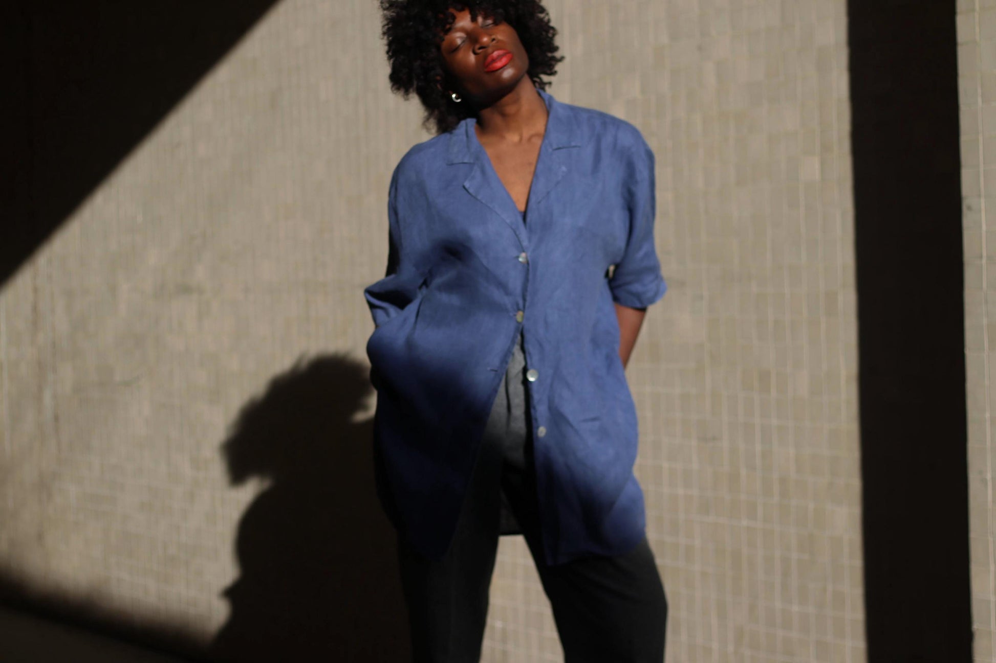 90s Linen Blouse| Vintage Einhorn Blue Oversized Women's Blouse| Minimalist Lightweight Summer Short-Sleeved Shirt