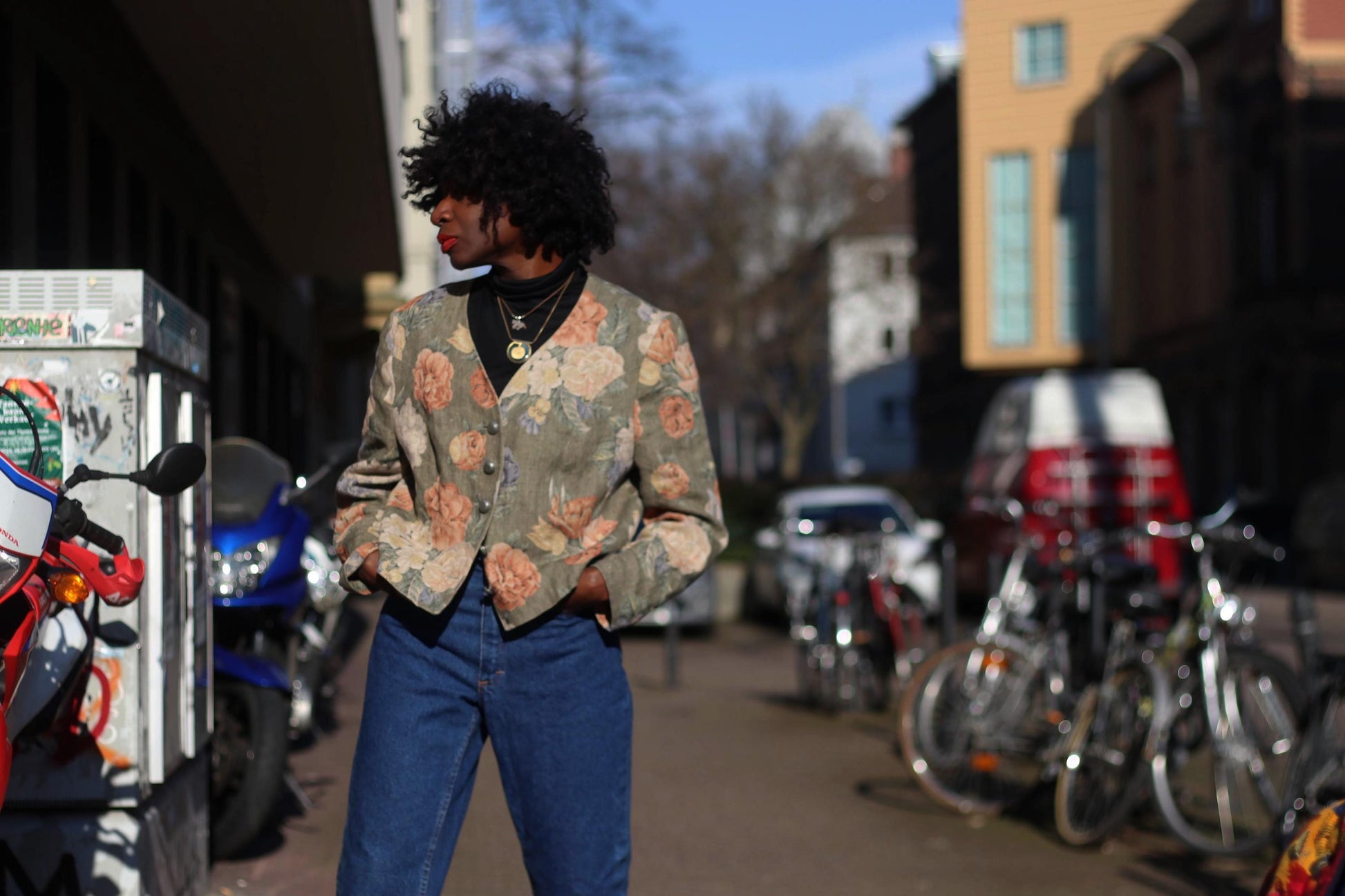 80s Linen Floral Blazer | Vintage Women's Maximalist Blazer| Cropped Bold Print suit jacket