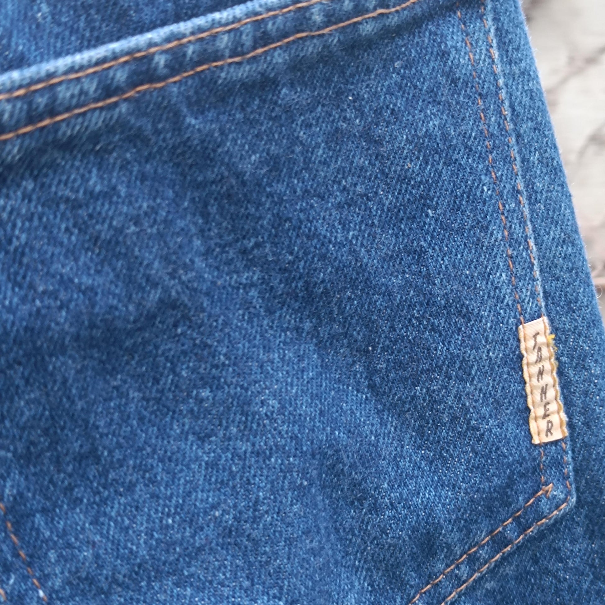 90s Vintage Tanner Jeans: High-Waisted Blue Denim