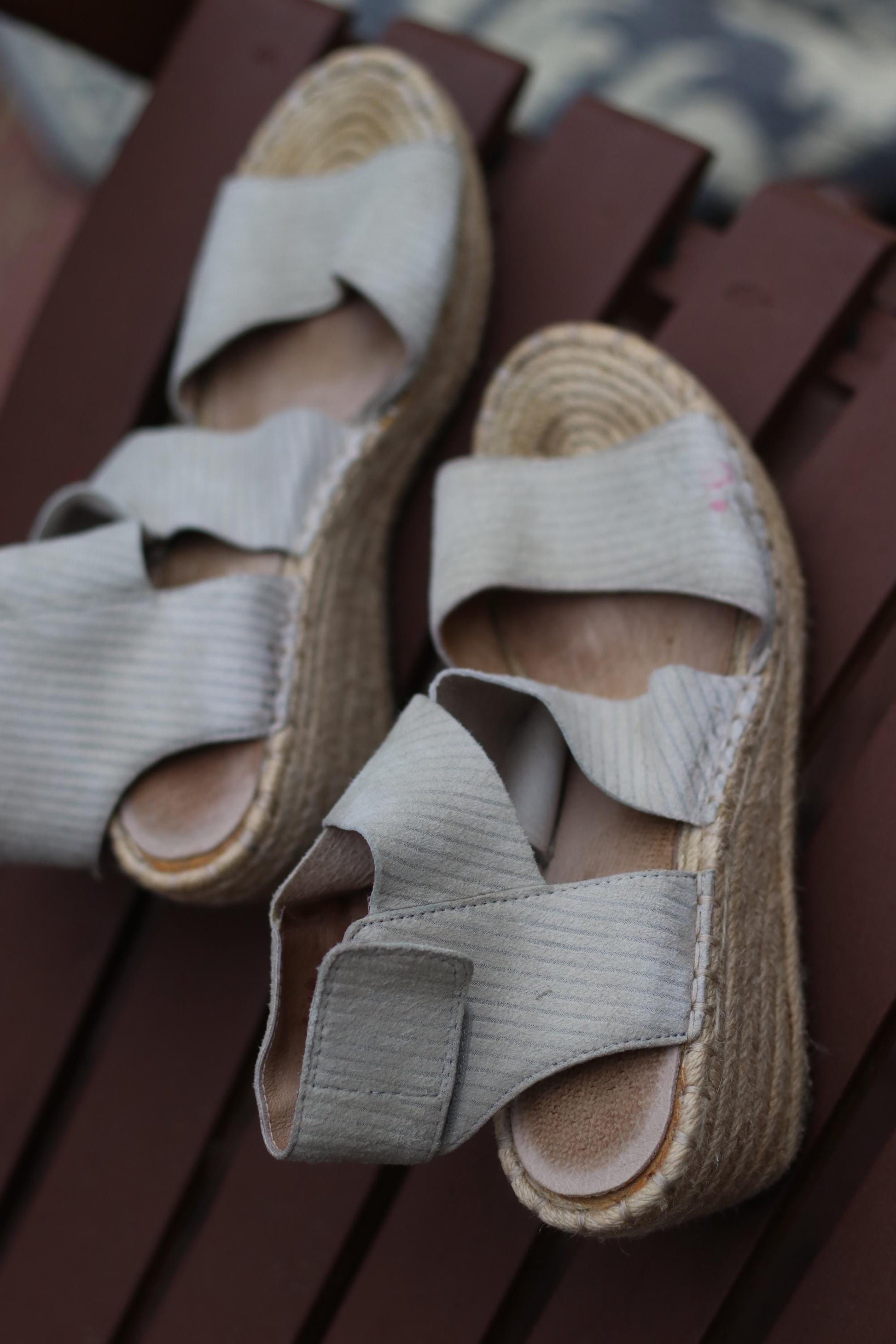 90s Eileen Fisher Wedges | Vintage Women's Cream Espadrille | Peep Toe Summer Shoes |
