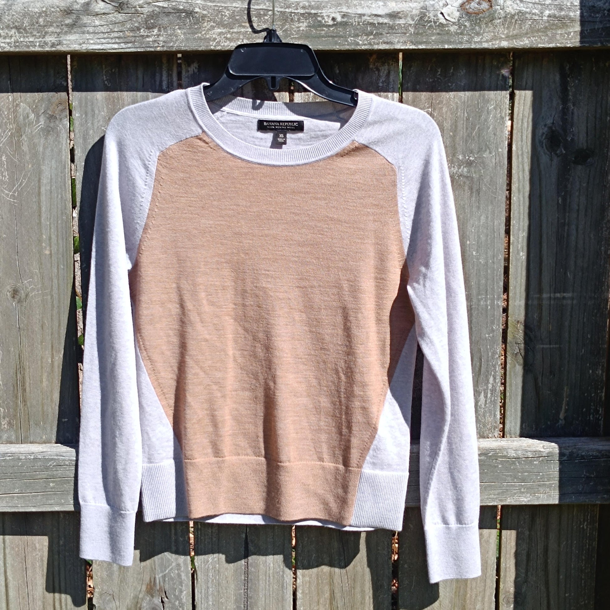 Y2K Merino Wool Sweater | Vintage Banana Republic Knit | Women's Colorblock Crewneck Pullover | Beige Gray Soft Wool Minimalist Top