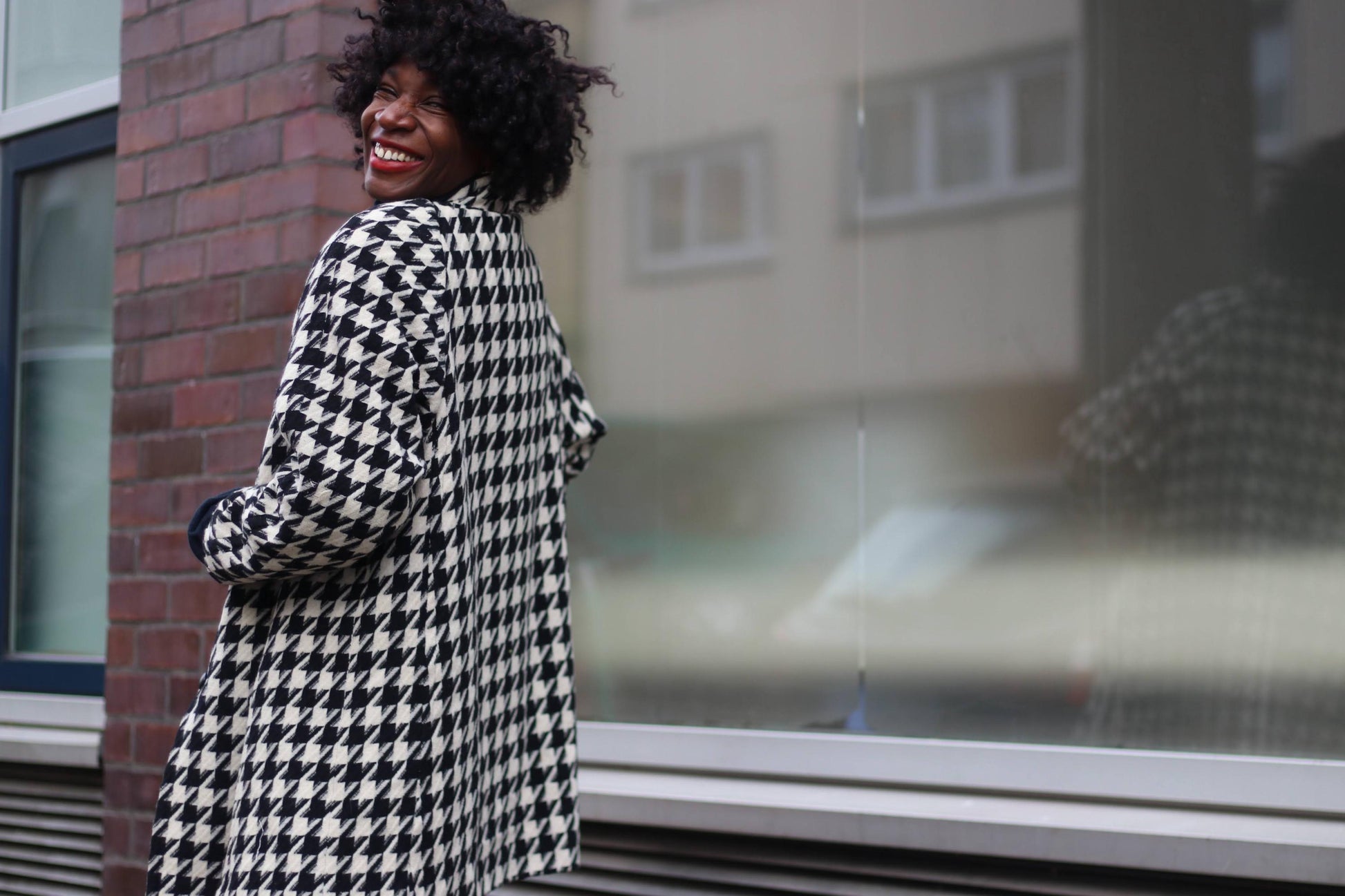 Vintage Houndstooth Wool- Cashmere Blend Coat | 90s Classic Chic Black and White Mod Women's Jacket