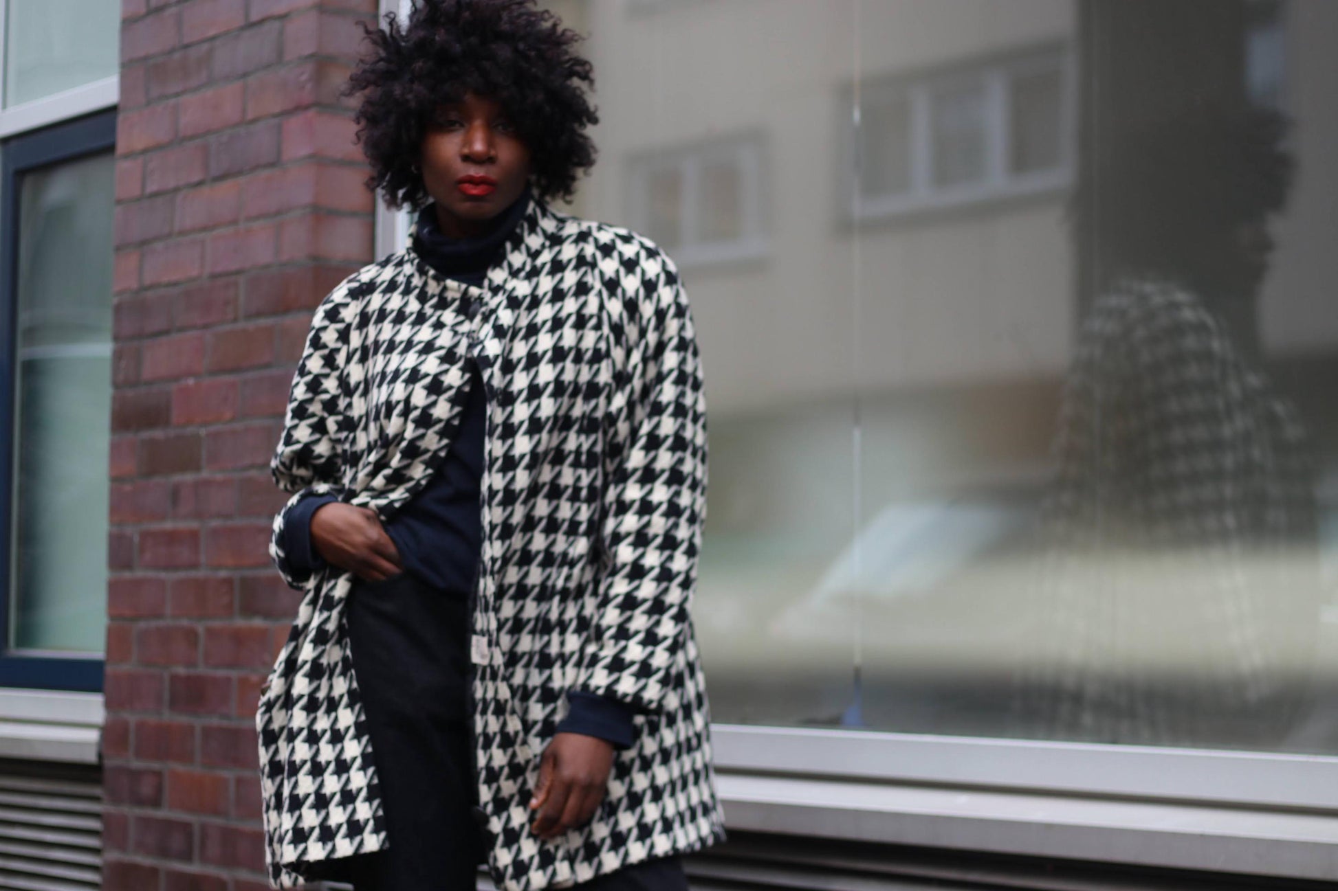 Vintage Houndstooth Wool- Cashmere Blend Coat | 90s Classic Chic Black and White Mod Women's Jacket