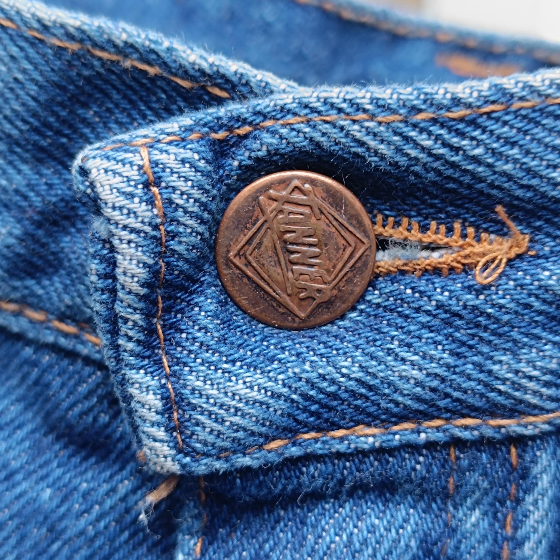 90s Vintage Tanner Jeans: High-Waisted Blue Denim