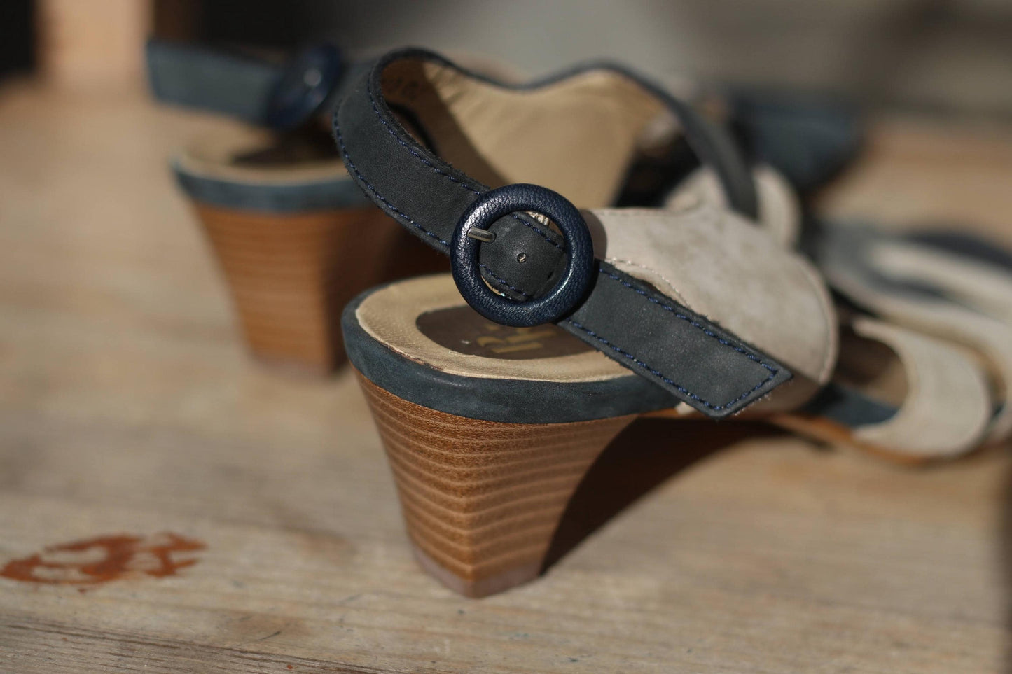Vintage Peter Kaiser Sandals | 90s Two-Tone Leather Heels | Women's Strappy Summer Shoes | Elegant Beige & Navy Design Heels UK 5