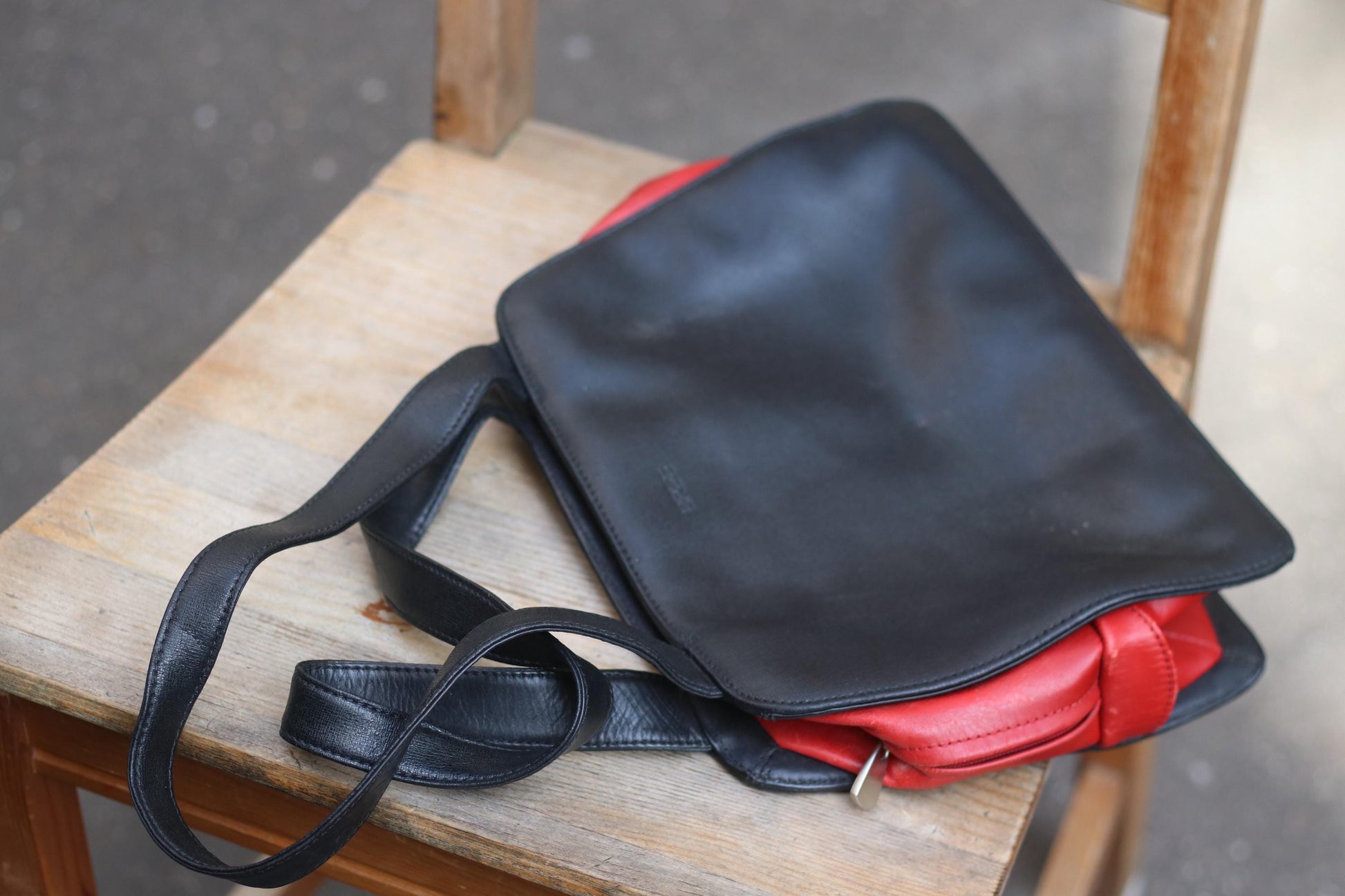 Vintage 90s Two-Tone Leather Shoulder Bag: Black & Red Minimalist Handbag