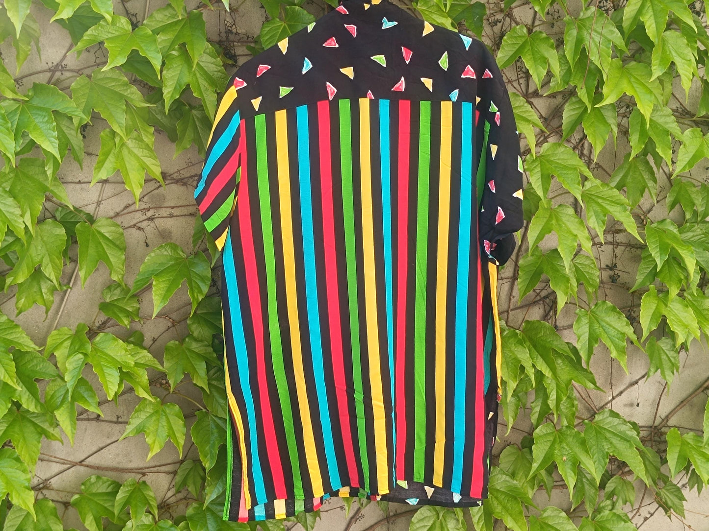 Vintage 80s Graphic Stripe Shirt | Unisex Retro Summer Bold Colorful Short Sleeve Top M/L