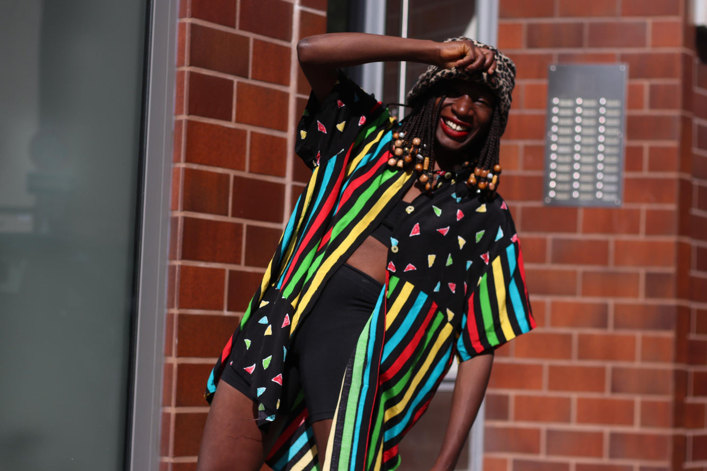 Vintage 80s Graphic Stripe Shirt | Unisex Retro Summer Bold Colorful Short Sleeve Top M/L