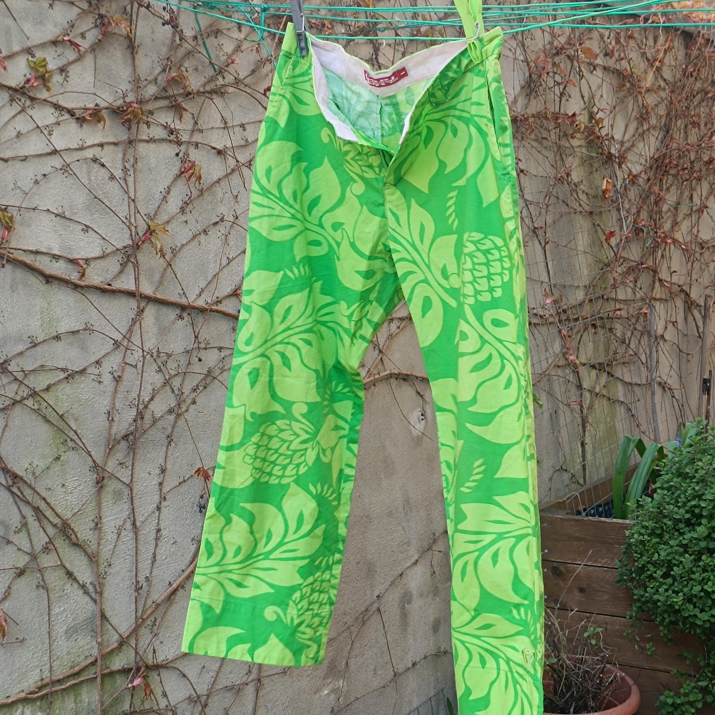 Vintage Quiksilver Capris in Vibrant Green| Y2k Floral Cropped Pants| Beach Vacation Wear