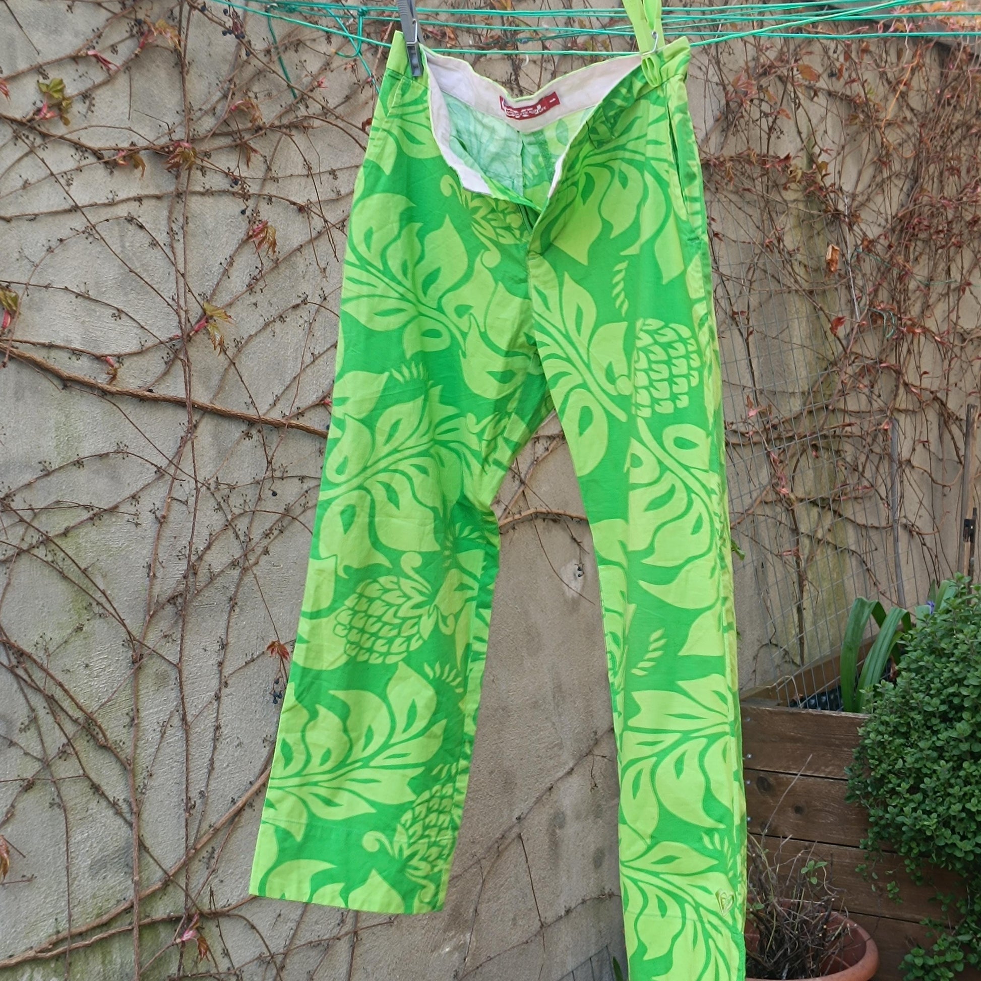 Vintage Quiksilver Capris in Vibrant Green| Y2k Floral Cropped Pants| Beach Vacation Wear