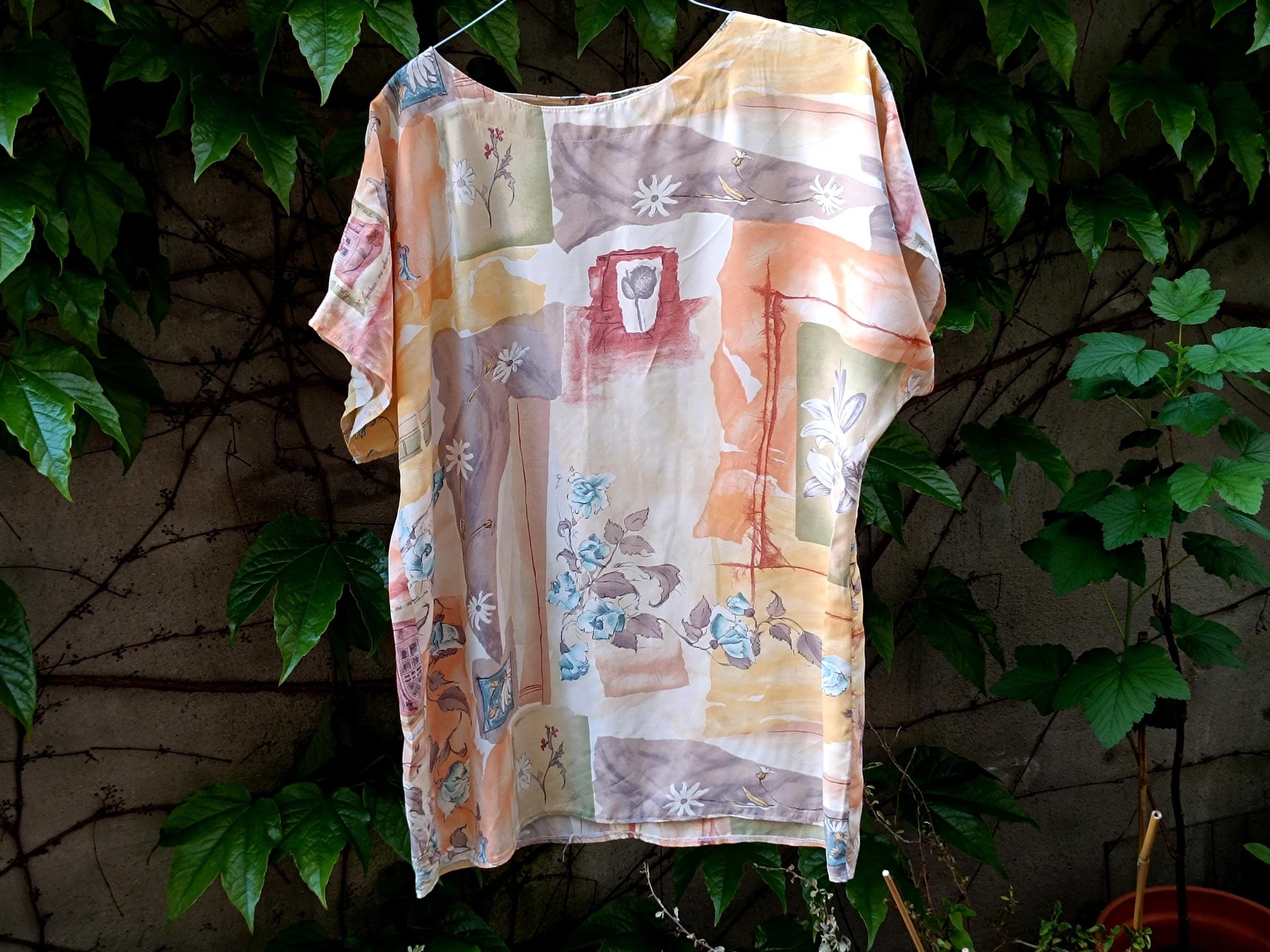 Vintage Pastel Abstract Print Blouse: 80s/90s Retro Button-Up (S-M)