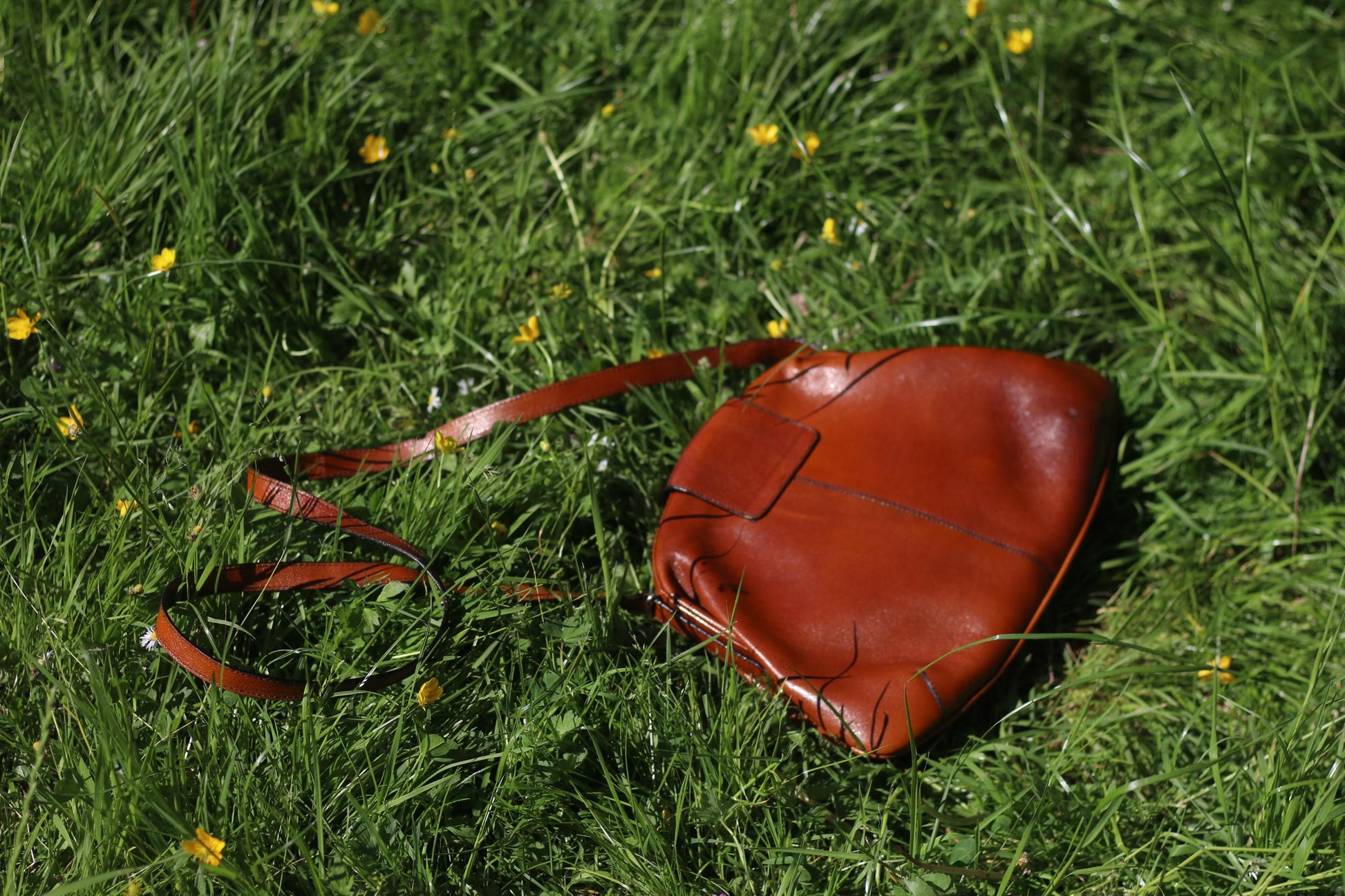 Vintage 70s Leather Shoulder Bag | Genuine Saddle Brown Purse | Minimalist Retro Handbag | Classic Everyday Style