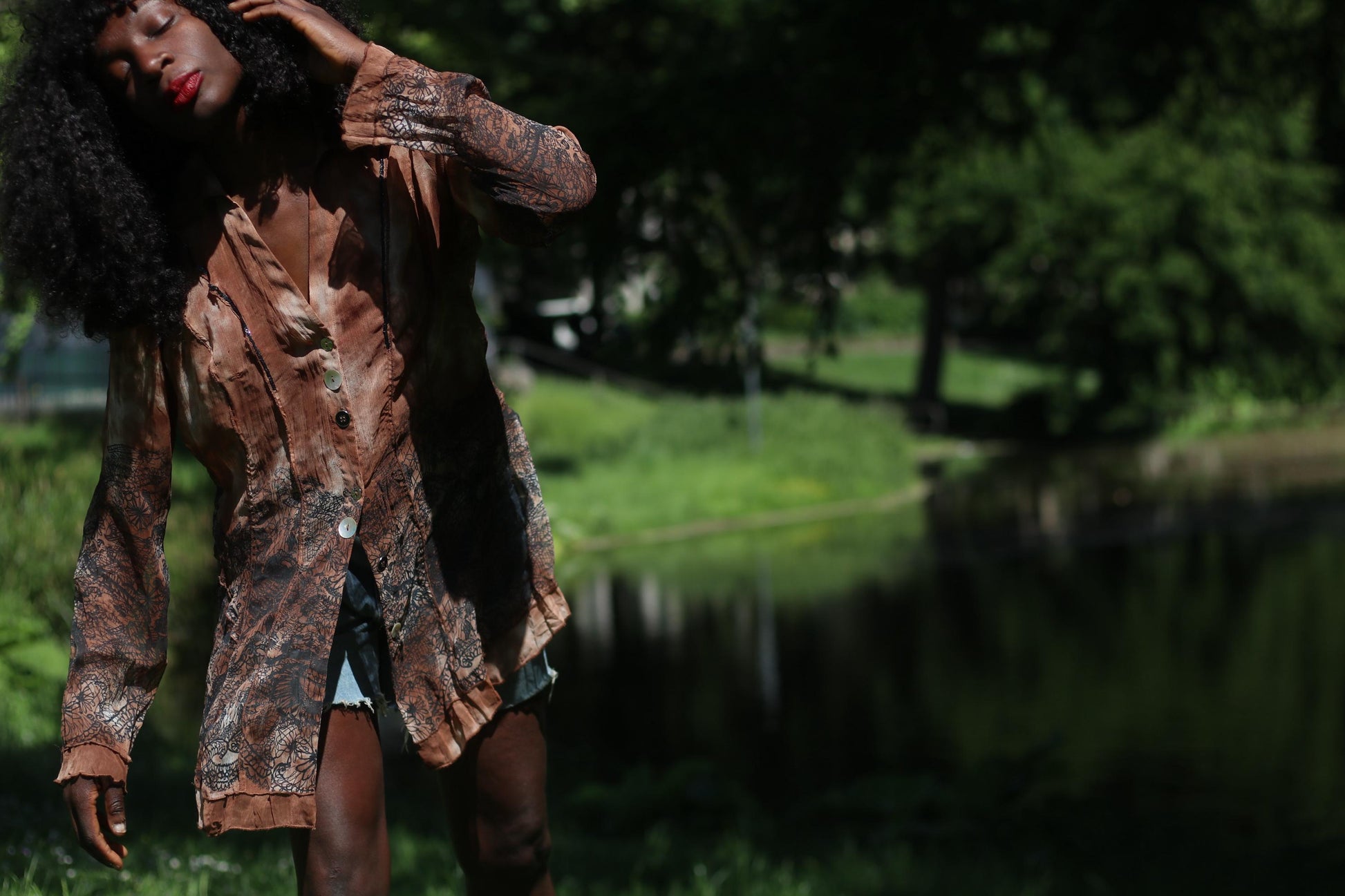 Vintage Floral Print Blouse: Y2K Brown Long Sleeve Shirt