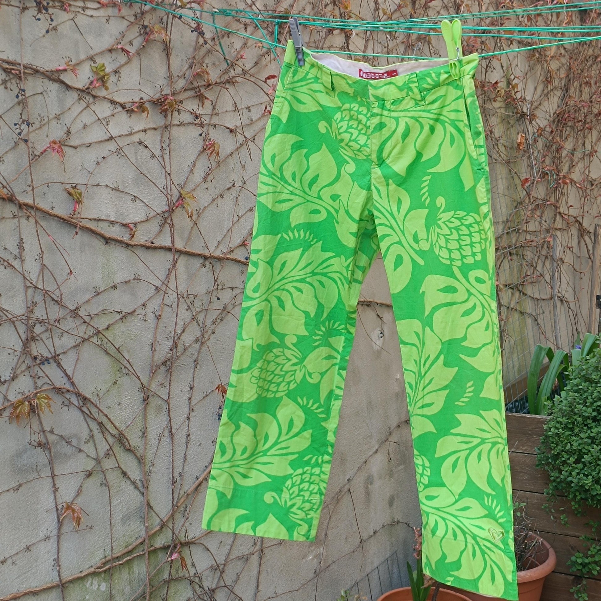 Vintage Quiksilver Capris in Vibrant Green| Y2k Floral Cropped Pants| Beach Vacation Wear