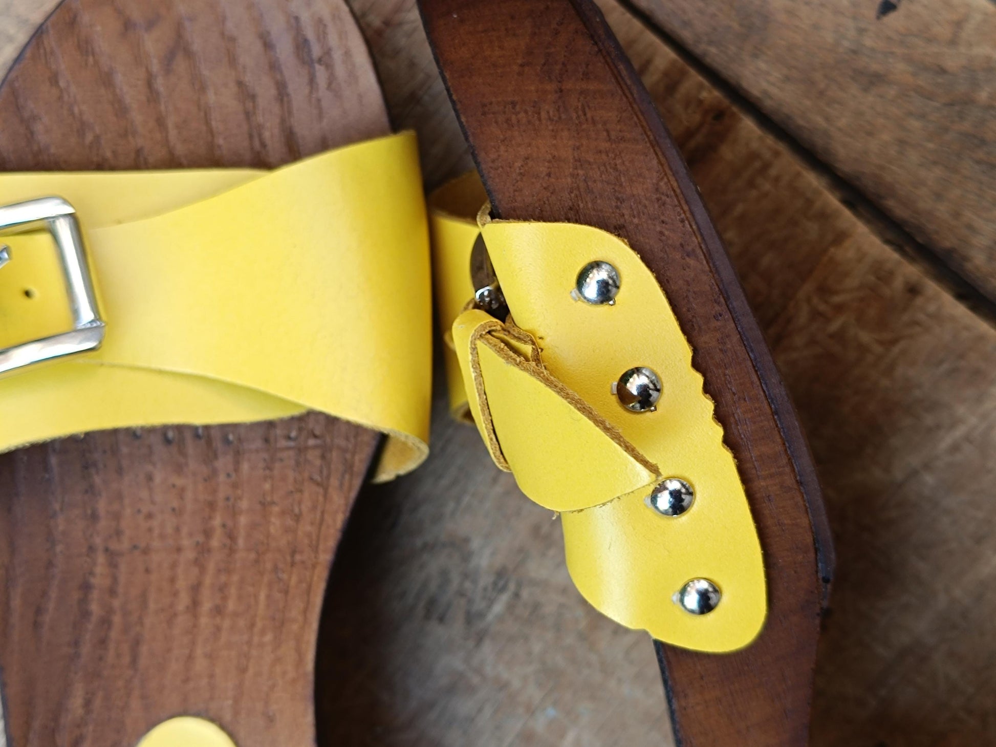 Y2K Benetton Leather Clogs: Vintage Yellow Platform Sandals EU38