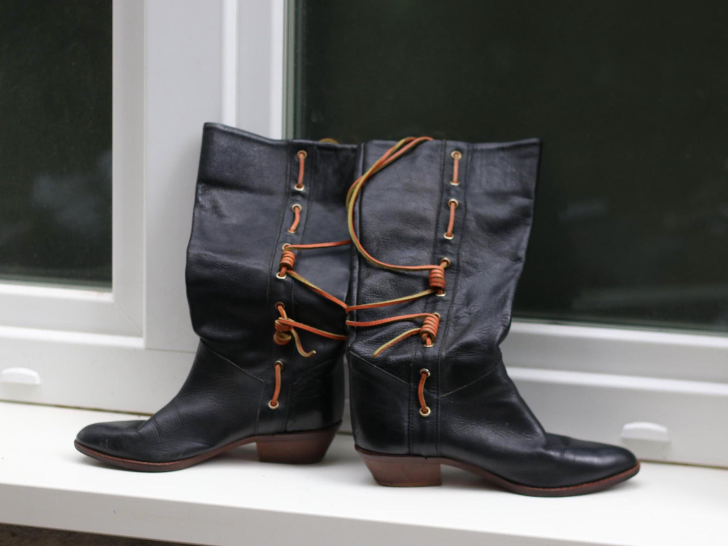 Vintage Black Leather Riding Boots: 70s Italian-Made Lace-Up EU 36