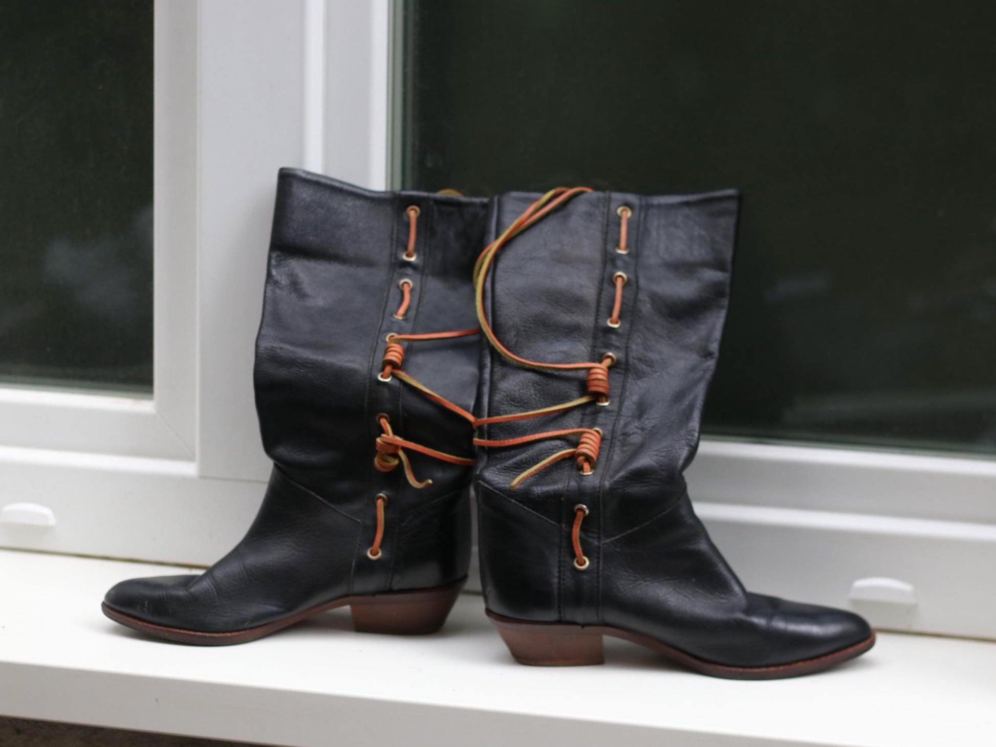 Vintage Black Leather Riding Boots: 70s Italian-Made Lace-Up EU 36