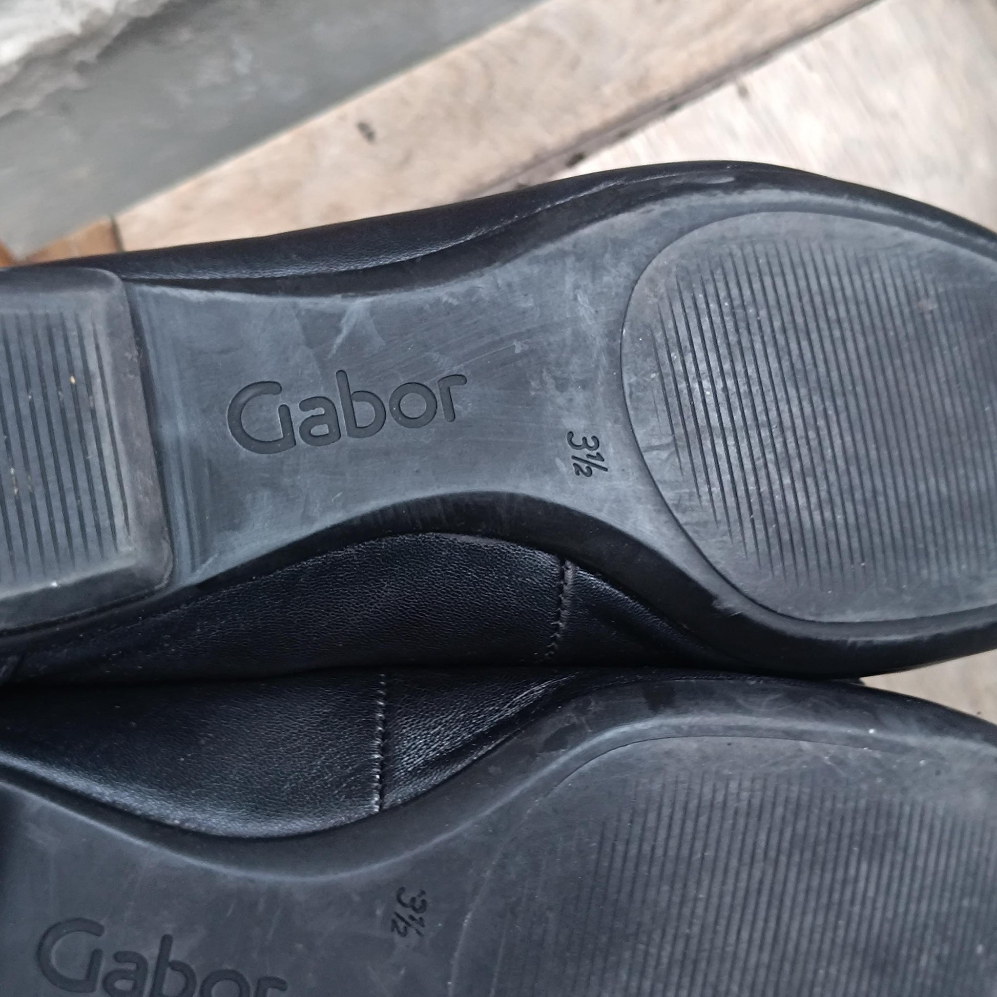 Vintage Gabor Black Leather Ballet Flats with Rose Appliqué – Size 3.5 UK – Elegant Retro Slip-On Shoes for Women
