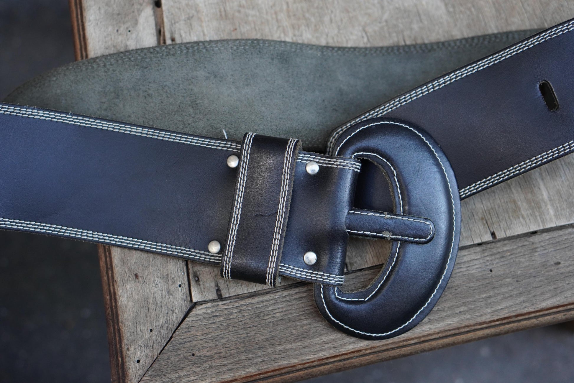 Y2K Wide Black Leather Cinch Belt: Oversized Buckle, White Stitch