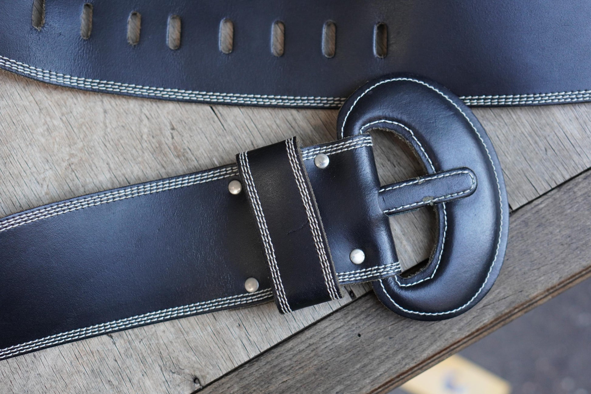 Y2K Wide Black Leather Cinch Belt: Oversized Buckle, White Stitch