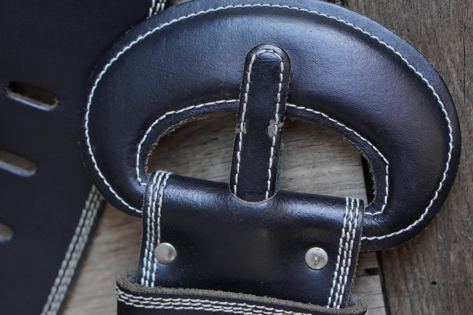 Y2K Wide Black Leather Cinch Belt: Oversized Buckle, White Stitch
