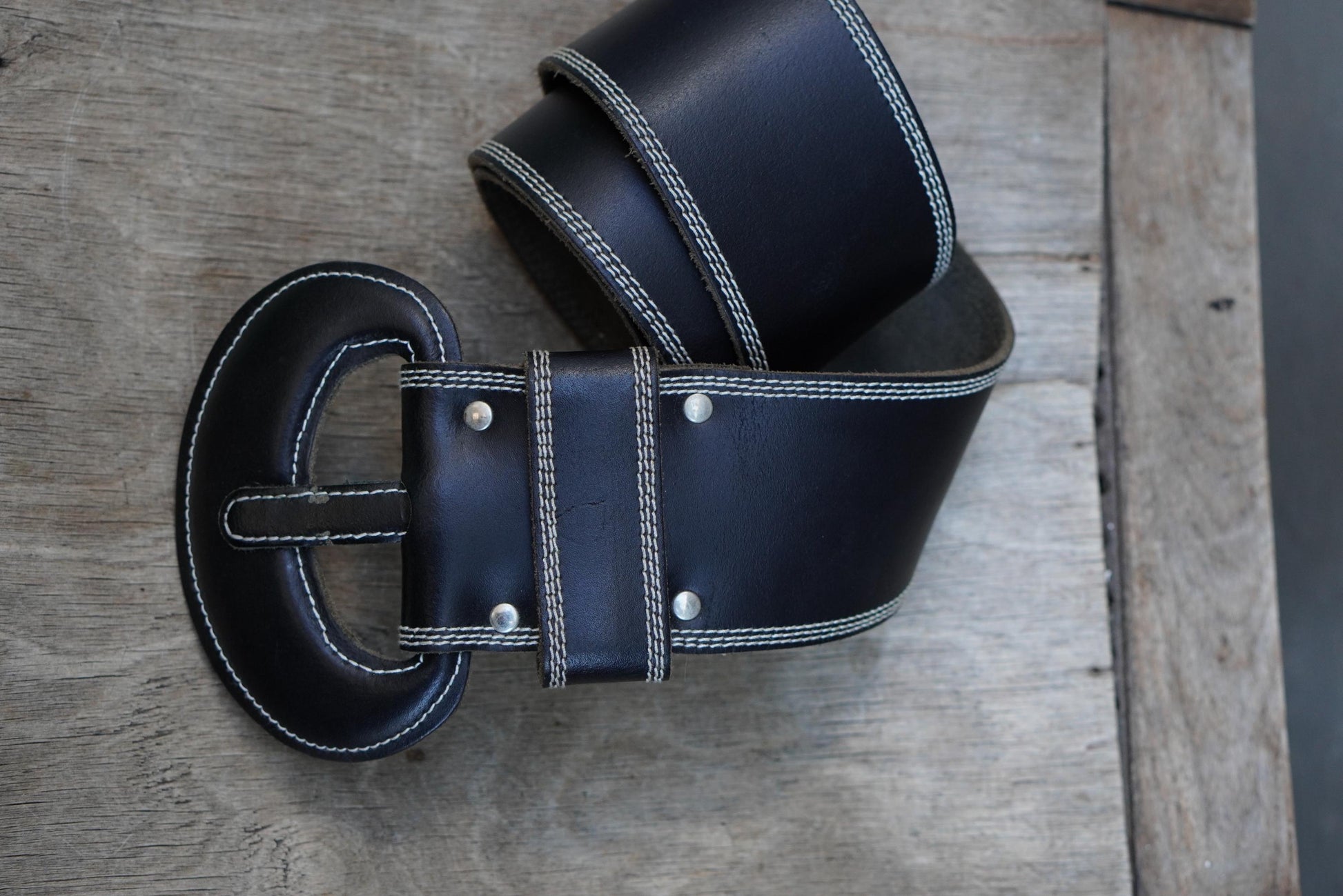 Y2K Wide Black Leather Cinch Belt: Oversized Buckle, White Stitch