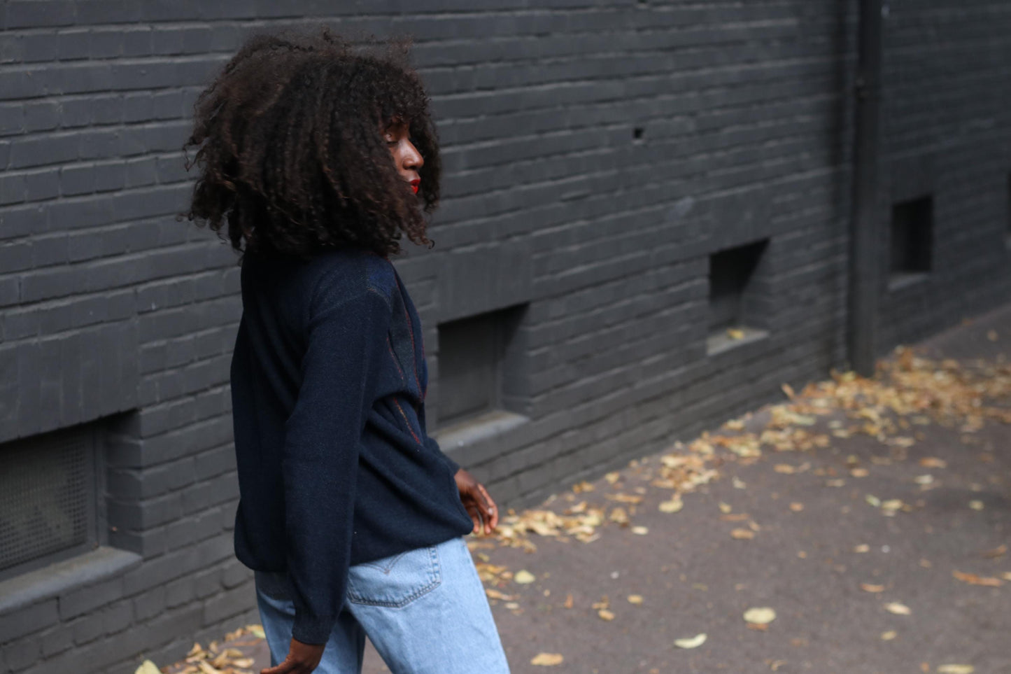 Vintage 90s Navy Blue Sweater – Cozy Stripes Argyle Pullover, Textured Knit, Unisex Retro Jumper