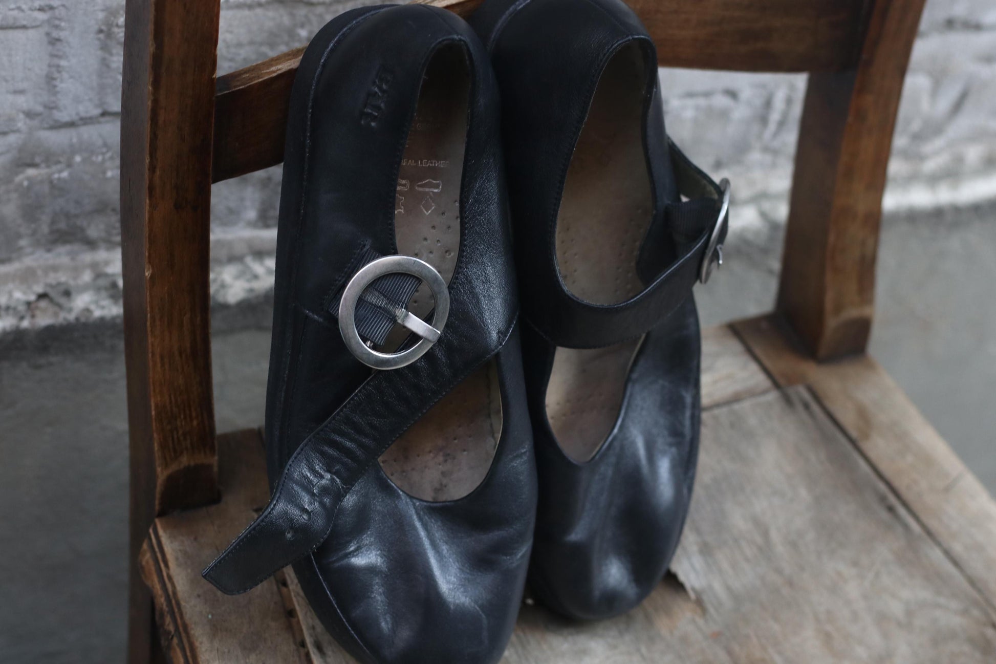 Vintage BÄR Black Leather Mary Jane Shoes Silver Buckle Strap 90s Minimalist