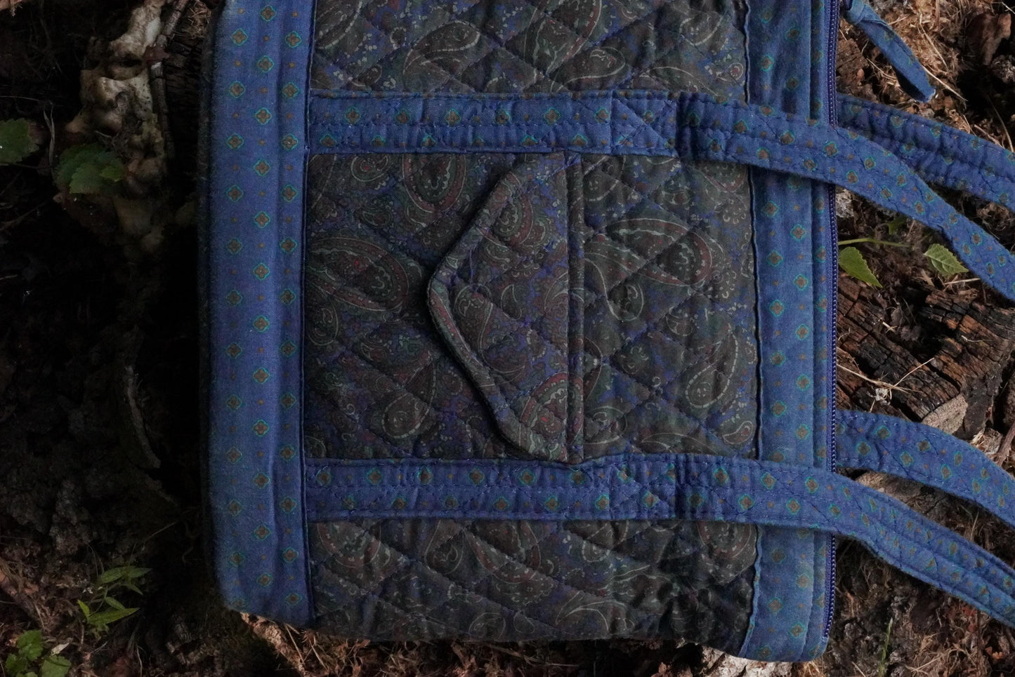 Vintage Blue Quilted Paisley Shoulder Bag – Retro Fabric Tote