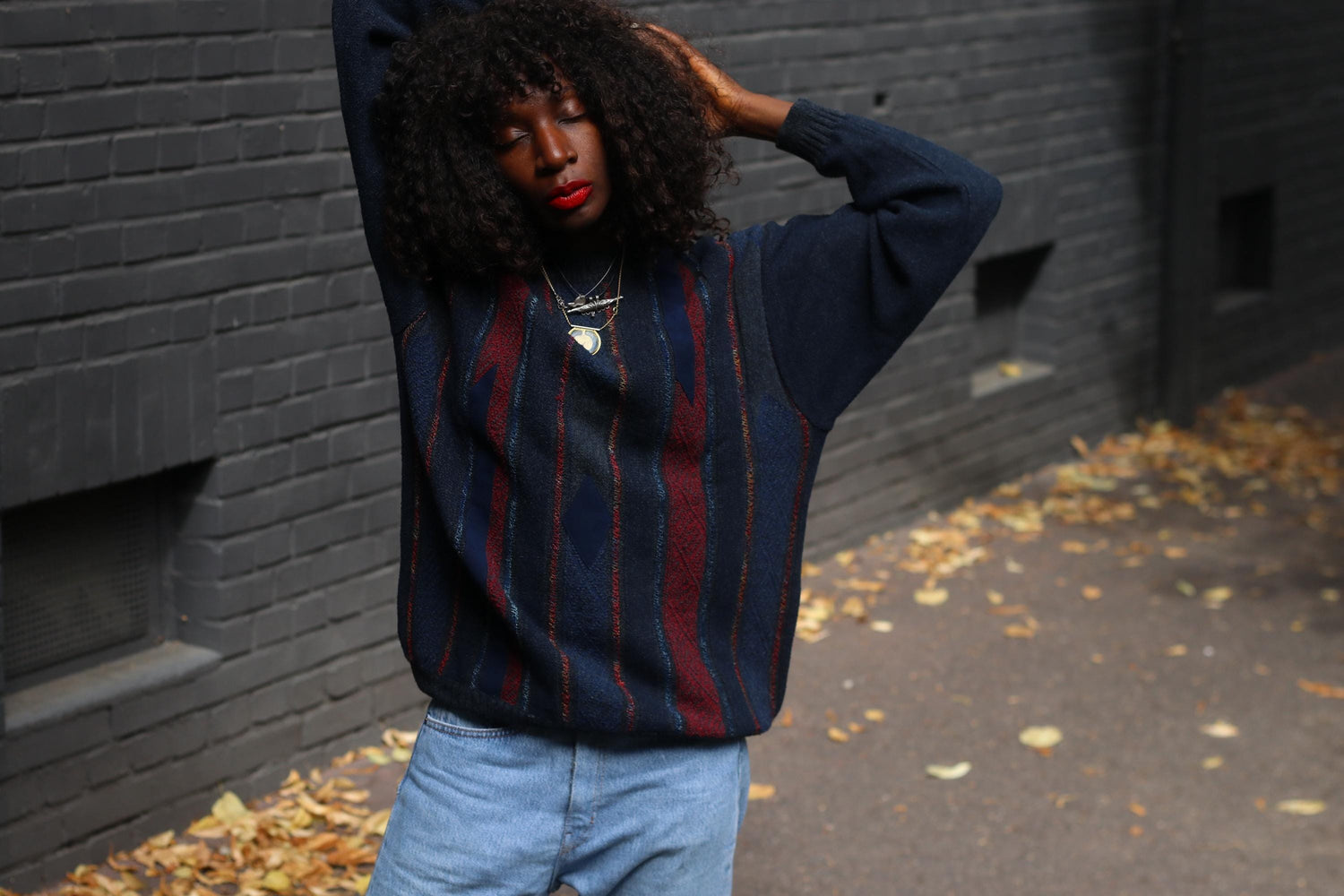 Vintage 90s Navy Blue Sweater – Cozy Stripes Argyle Pullover, Textured Knit, Unisex Retro Jumper