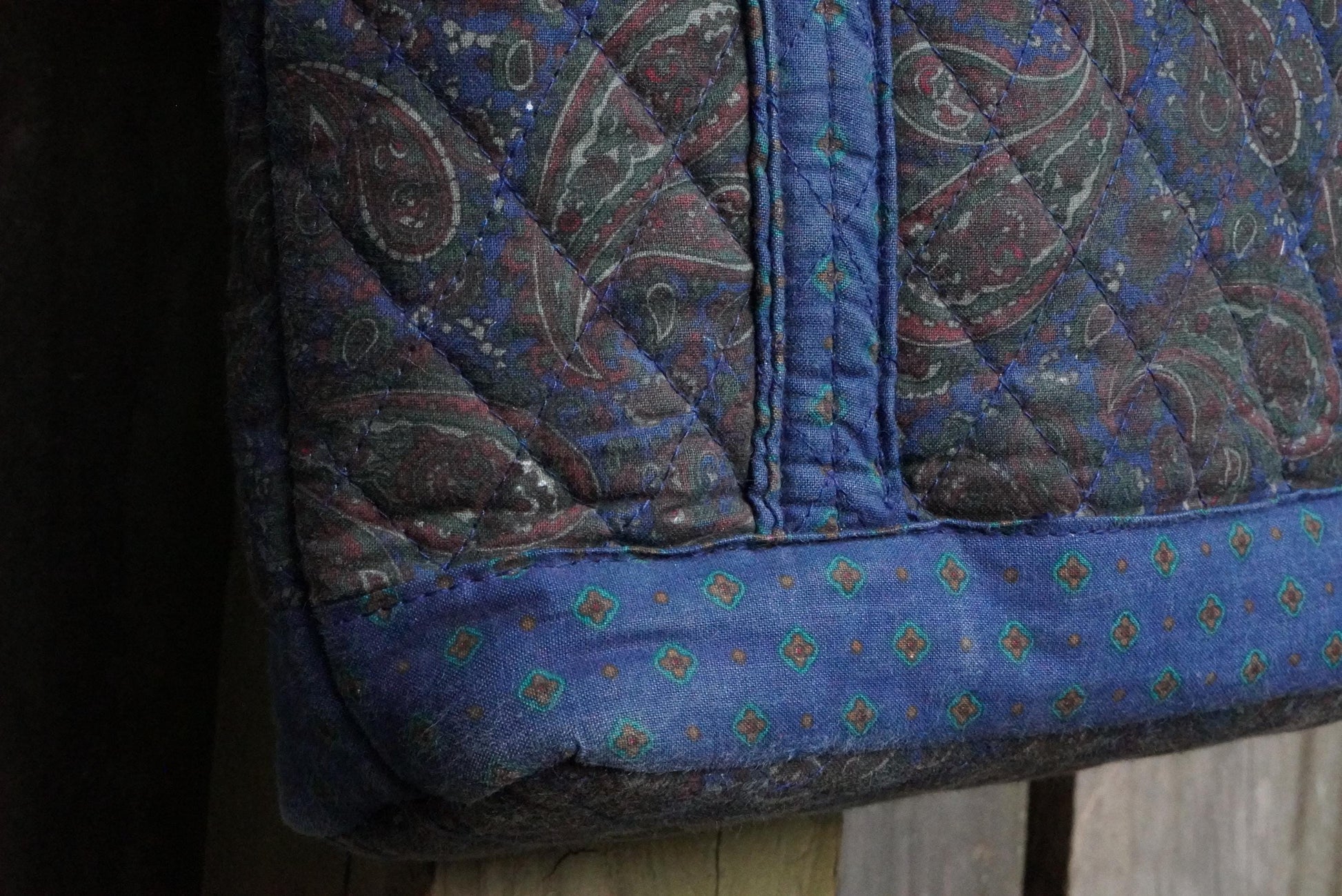 Vintage Blue Quilted Paisley Shoulder Bag – Retro Fabric Tote