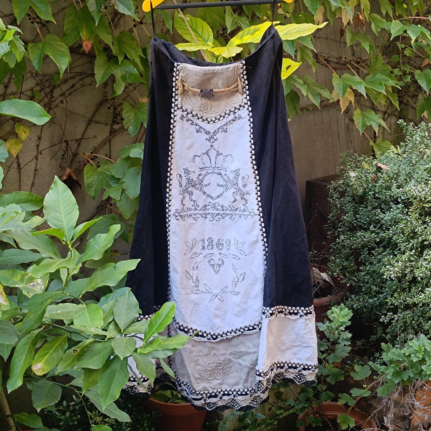 Vintage Linen Maxi Skirt Black White Folkloric Boho Cottagecore Prairie Skirt