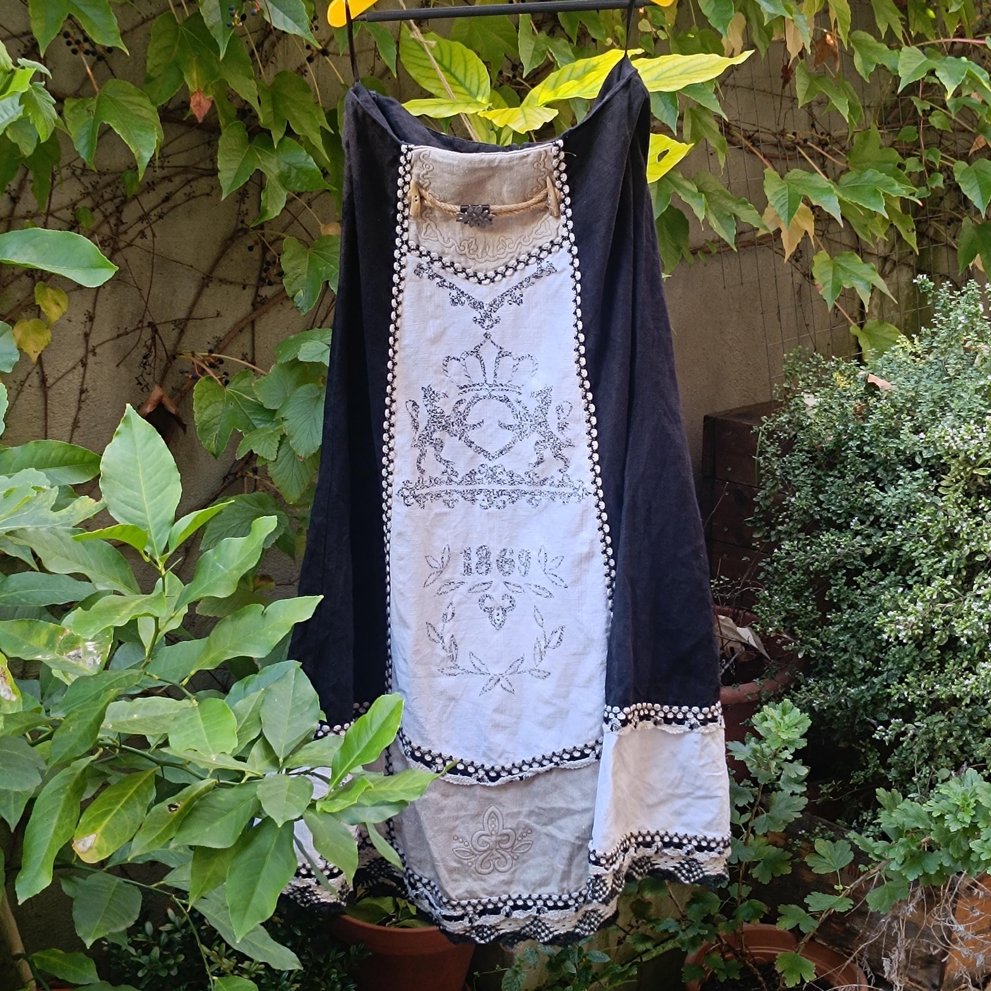 Vintage Linen Maxi Skirt Black White Folkloric Boho Cottagecore Prairie Skirt